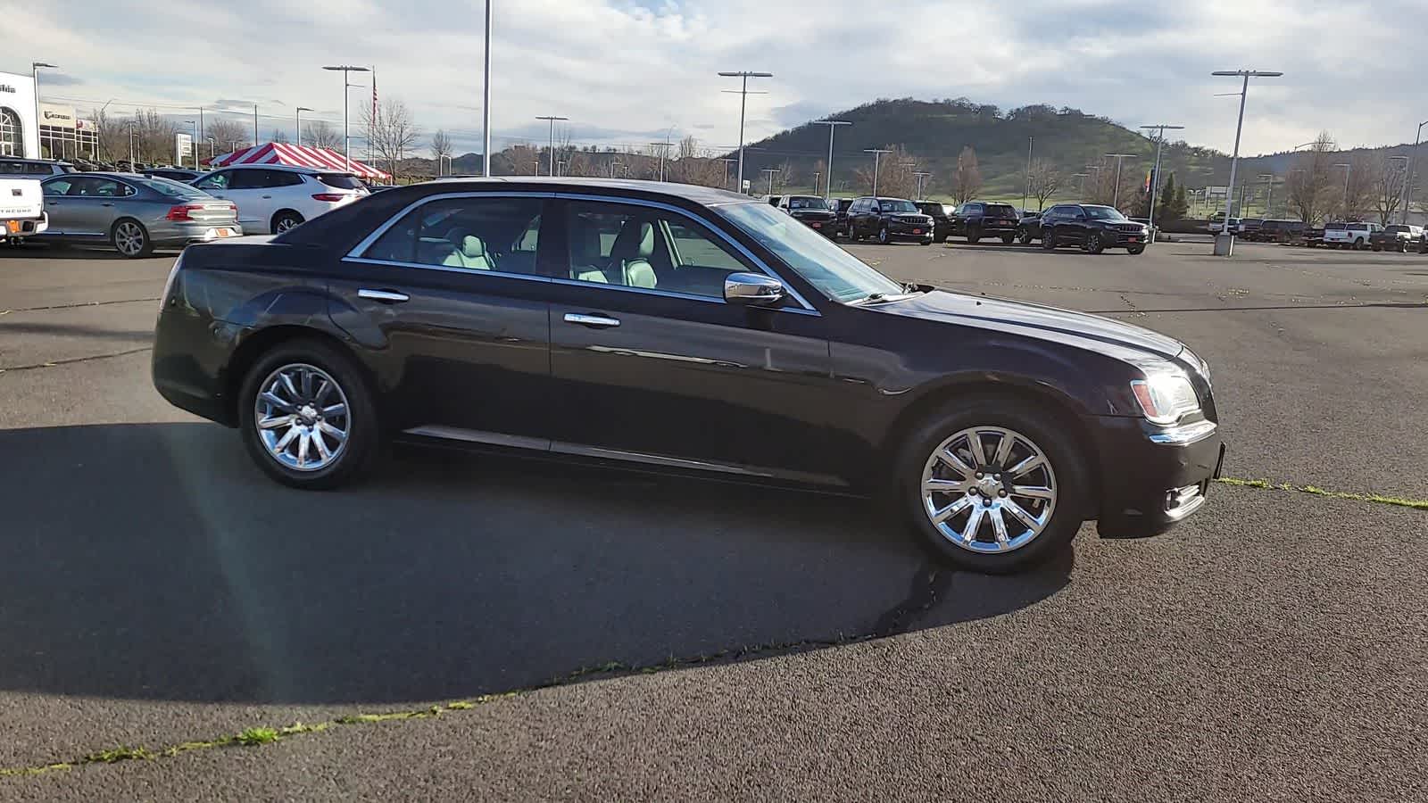 Thumbnail: 2012 Chrysler 300 - 9