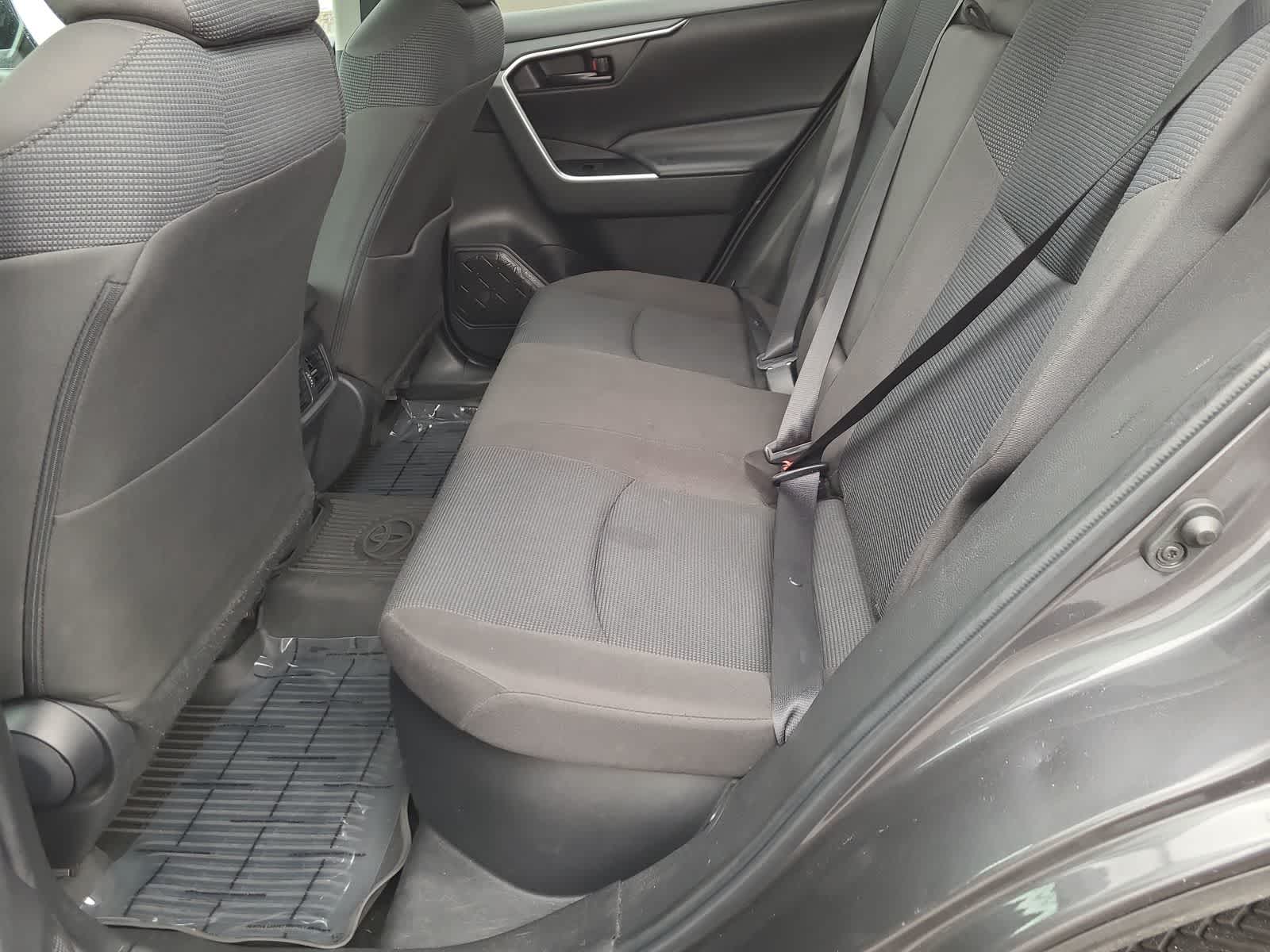 Thumbnail: 2022 Toyota RAV4 - 21