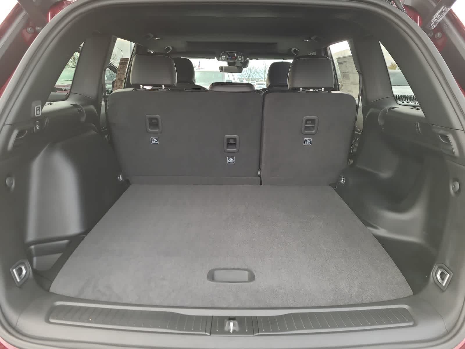 Thumbnail: 2025 Jeep Grand Cherokee - 27