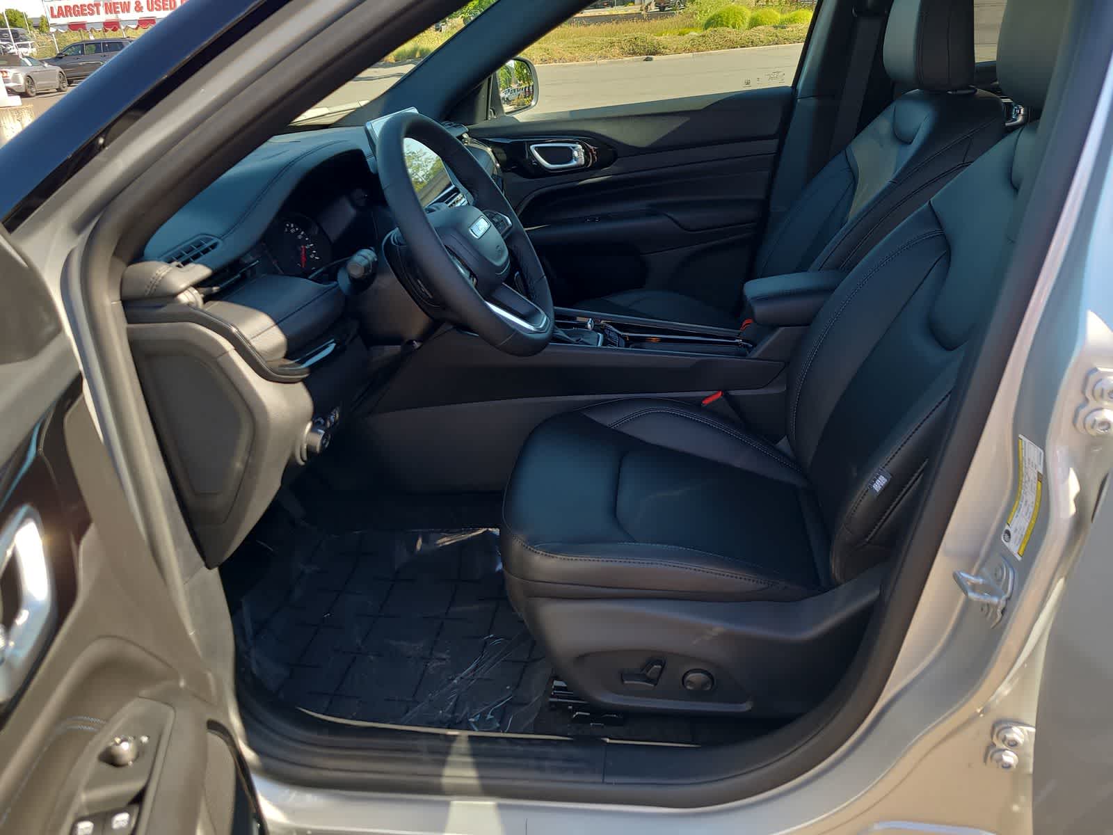 Thumbnail: 2025 Jeep Compass - 19