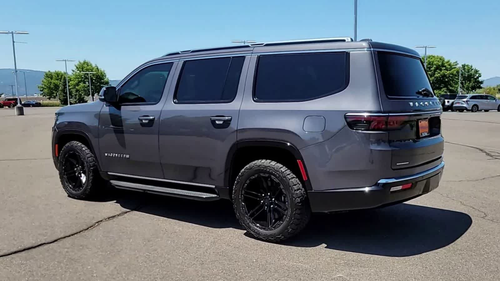 Thumbnail: 2022 Jeep Wagoneer - 6