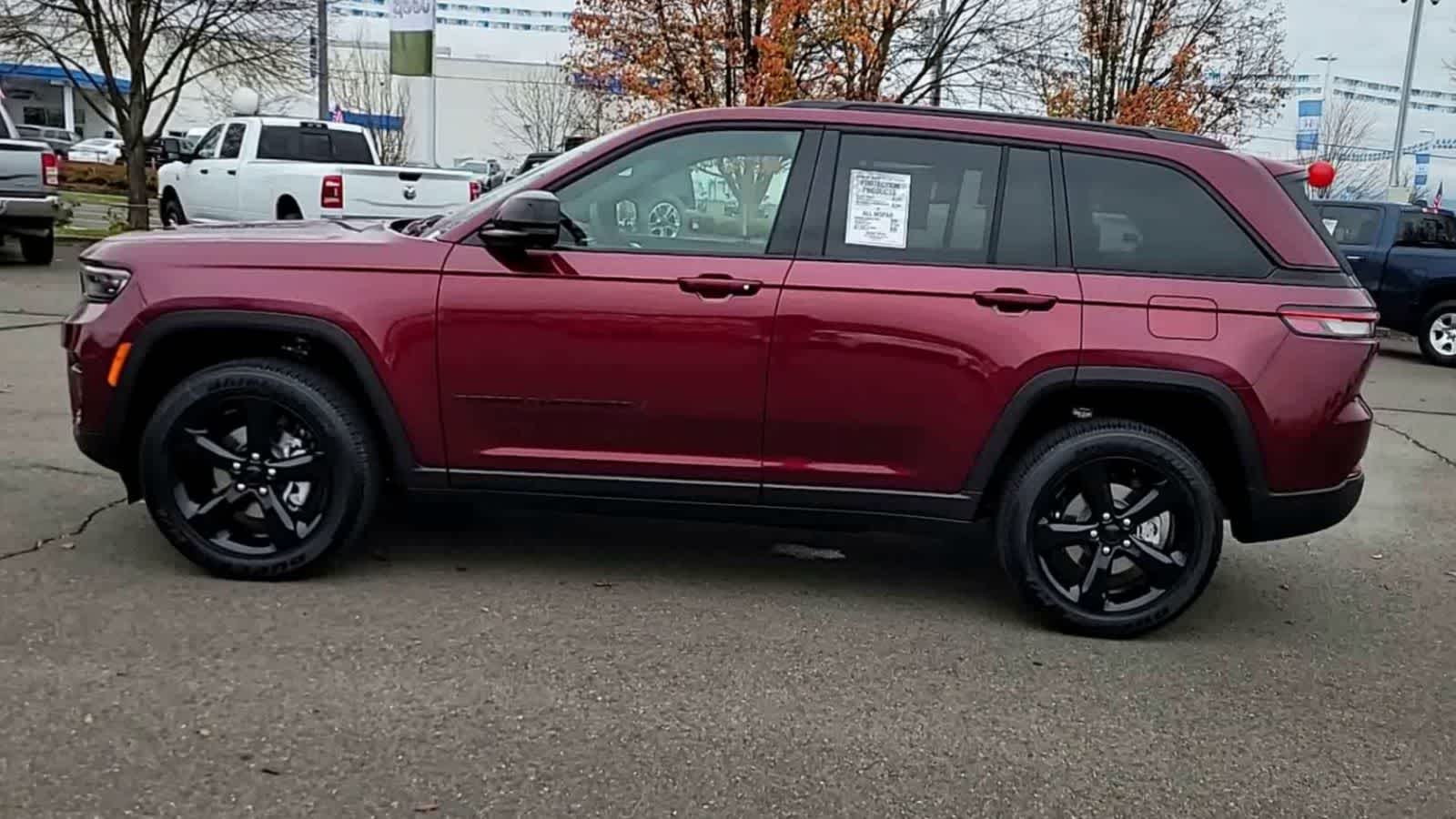 Thumbnail: 2025 Jeep Grand Cherokee - 5