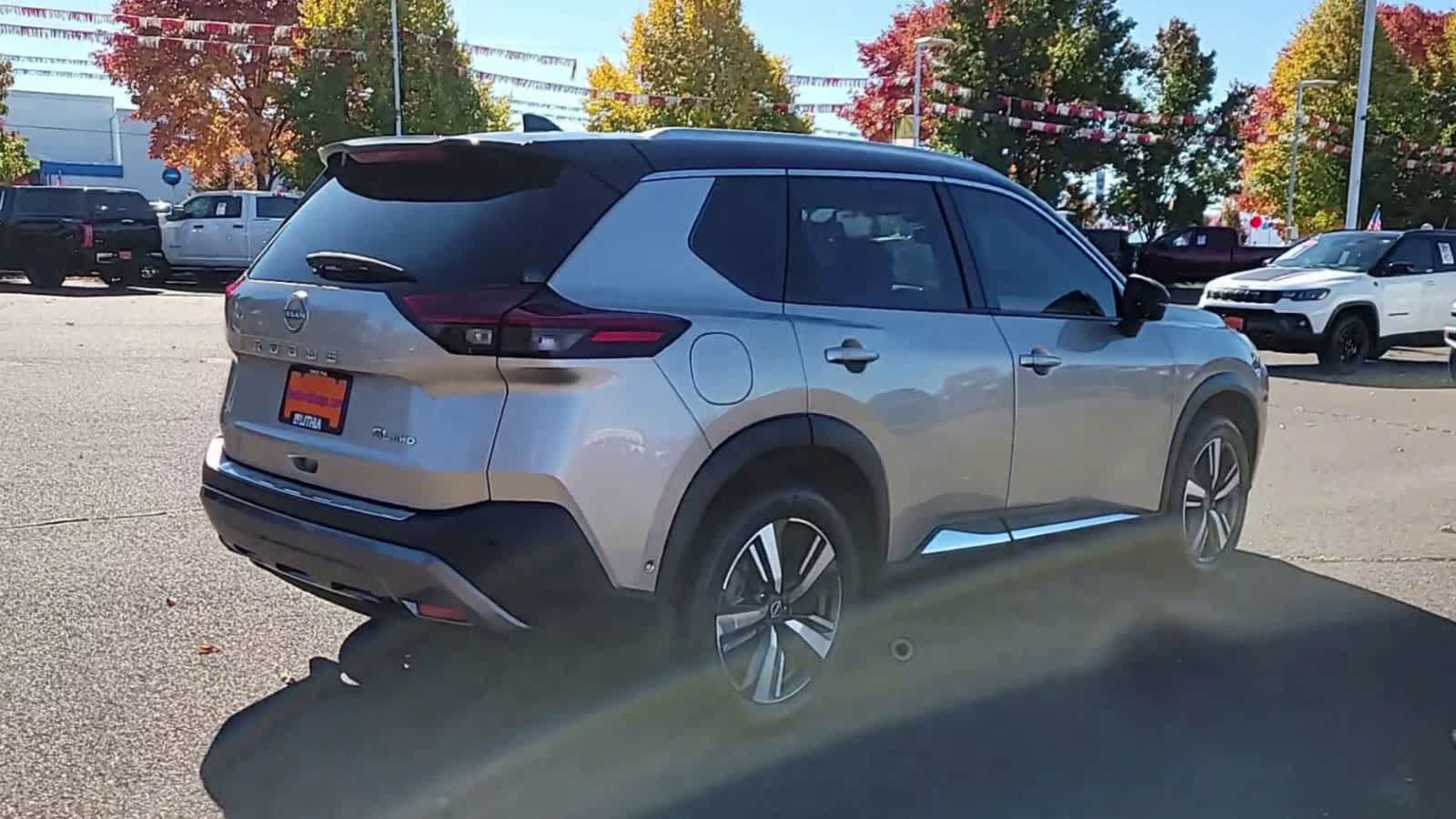 Thumbnail: 2022 Nissan Rogue - 8