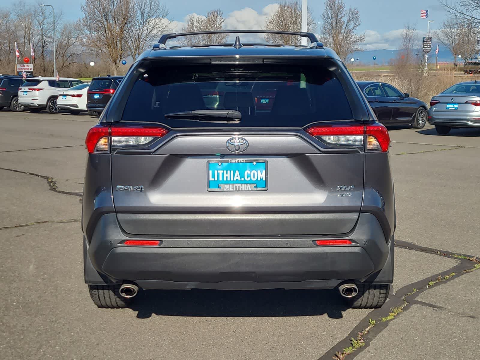 Thumbnail: 2019 Toyota RAV4 - 13