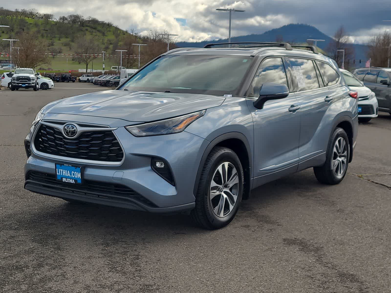 Thumbnail: 2022 Toyota Highlander - 1