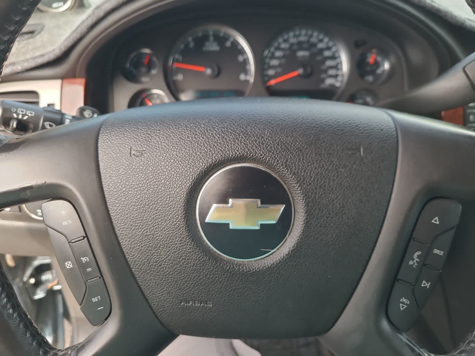 Thumbnail: 2009 Chevrolet Suburban - 23