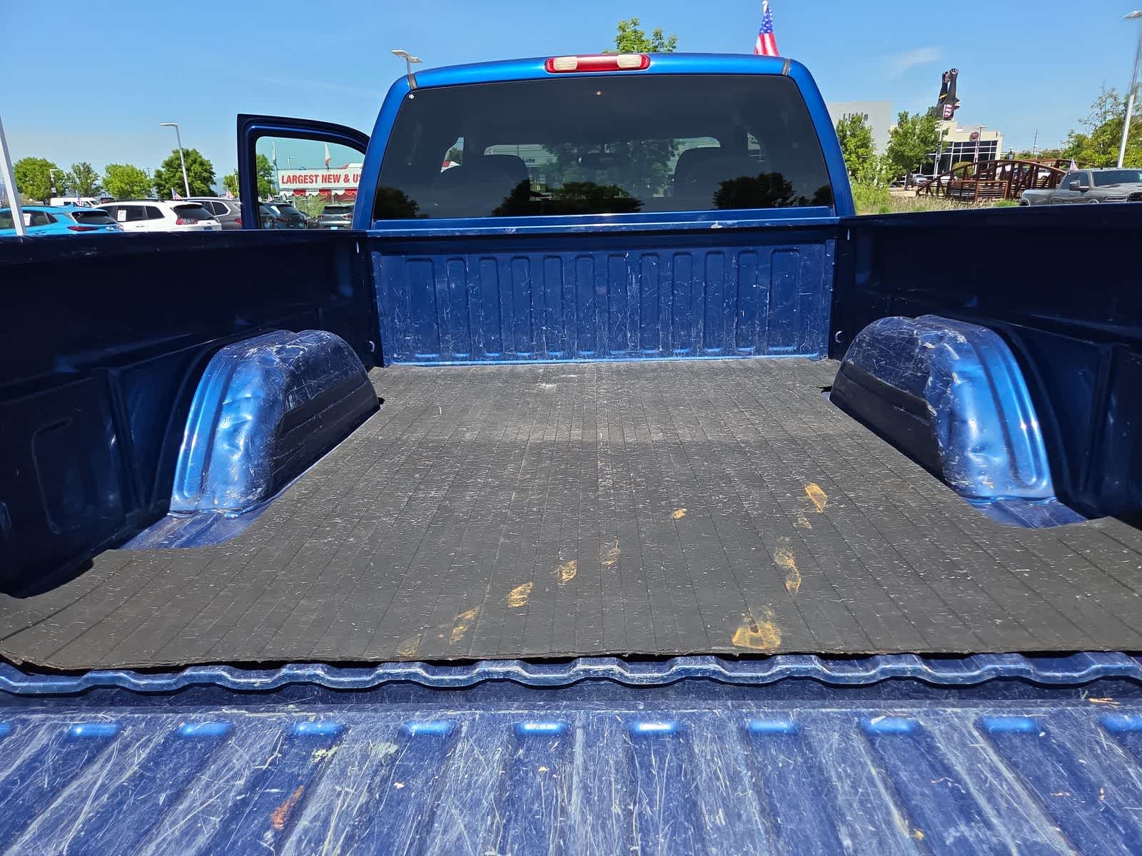 Thumbnail: 2004 Chevrolet Silverado 1500 - 27
