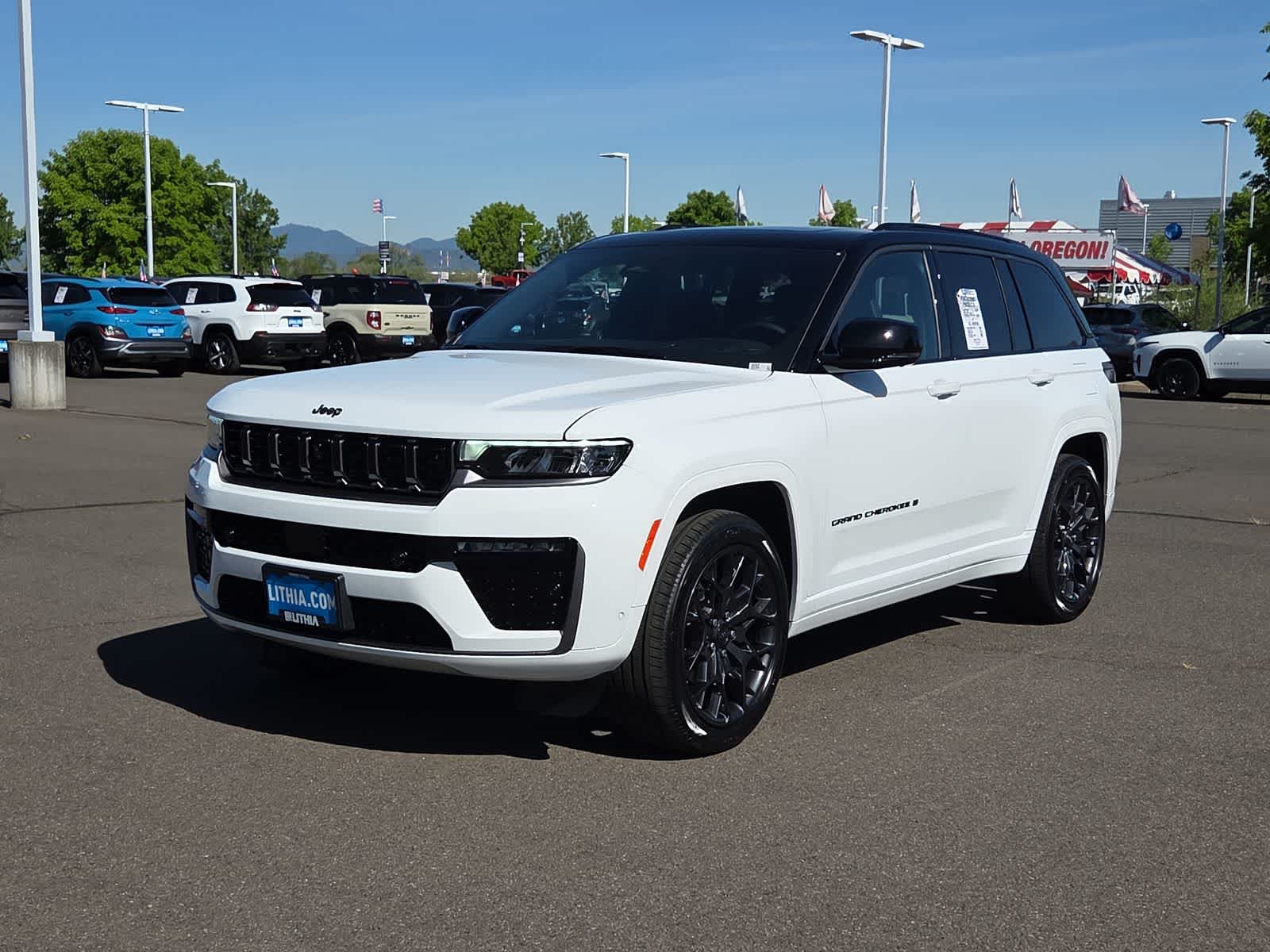 2026 Jeep Grand Cherokee Summit 4x4's photo