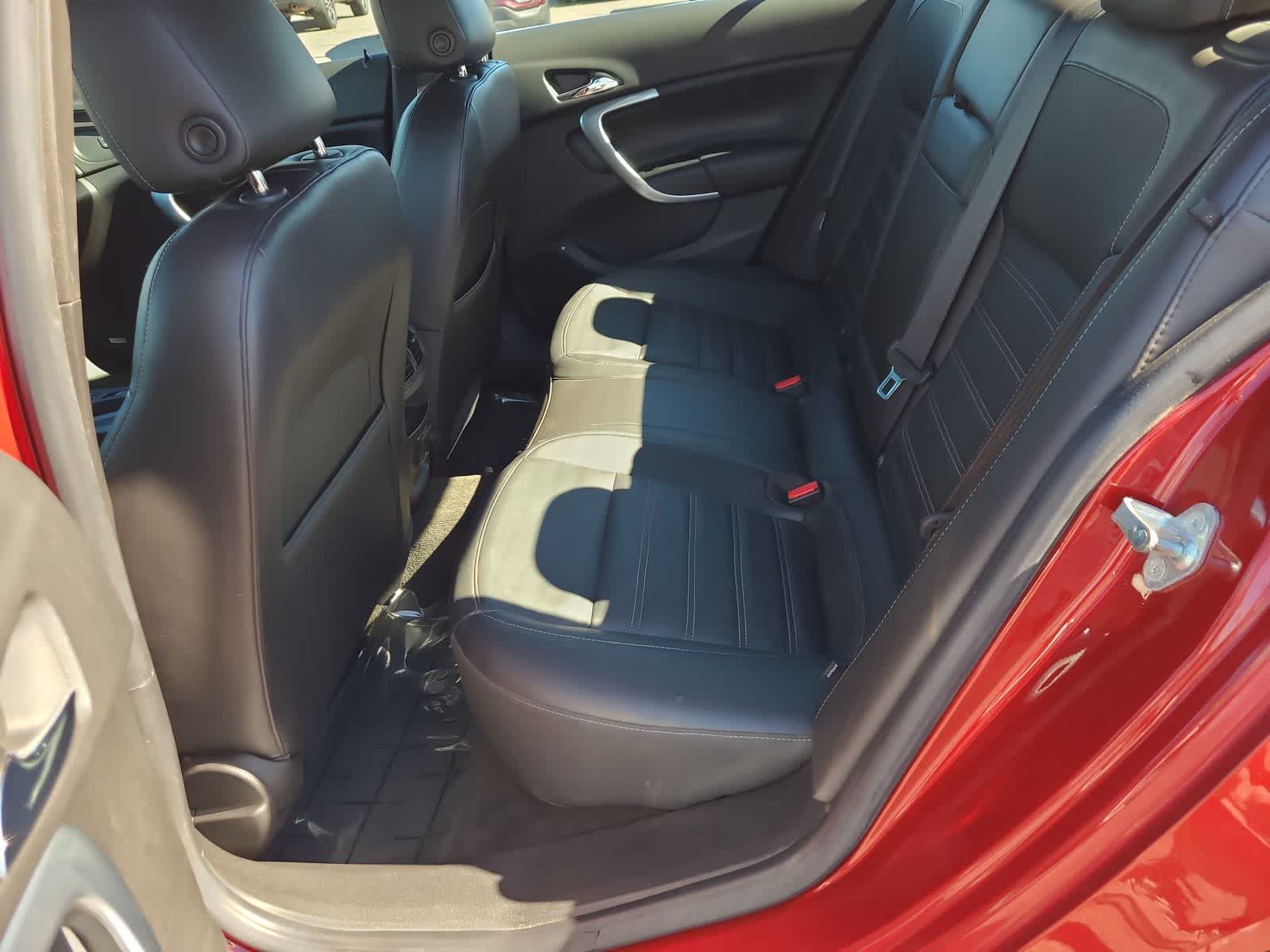 Thumbnail: 2015 Buick Regal - 21