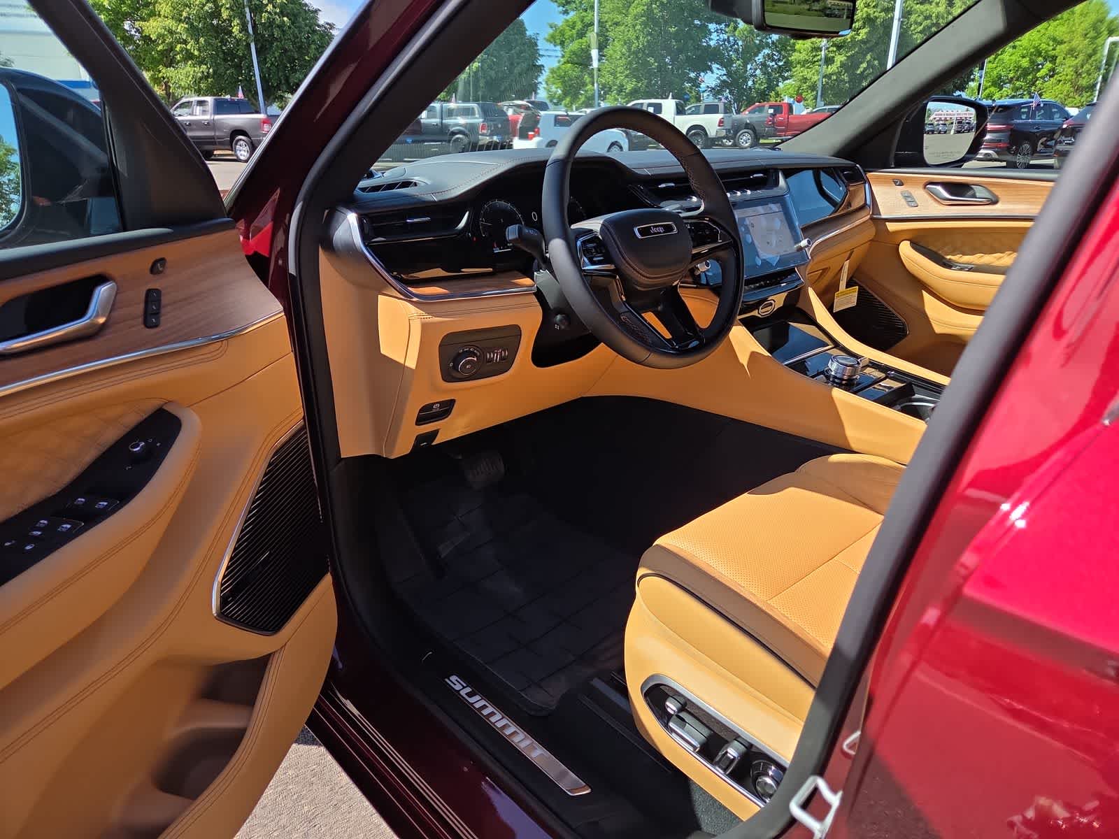 Thumbnail: 2026 Jeep Grand Cherokee - 10