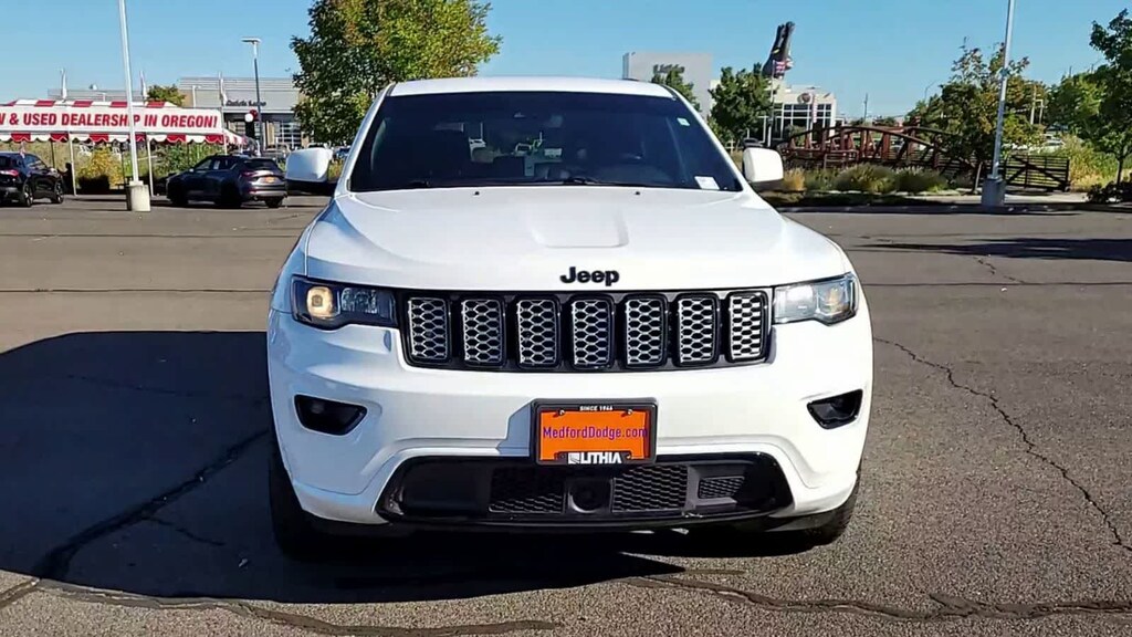 Used 2021 Jeep Grand Cherokee Laredo SUV