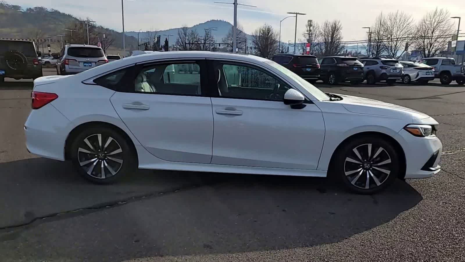 Thumbnail: 2023 Honda Civic - 9