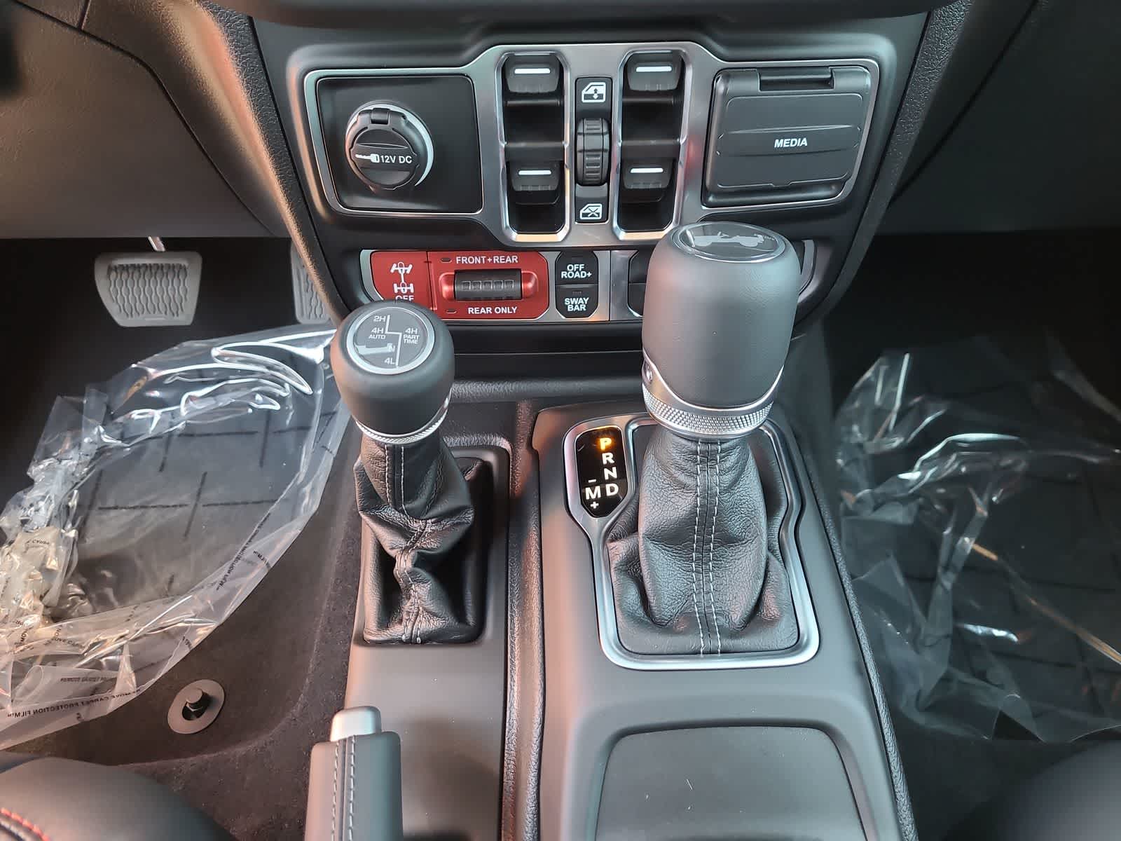 Thumbnail: 2025 Jeep Wrangler - 25