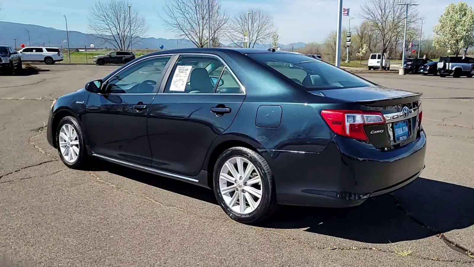 Thumbnail: 2012 Toyota Camry - 6