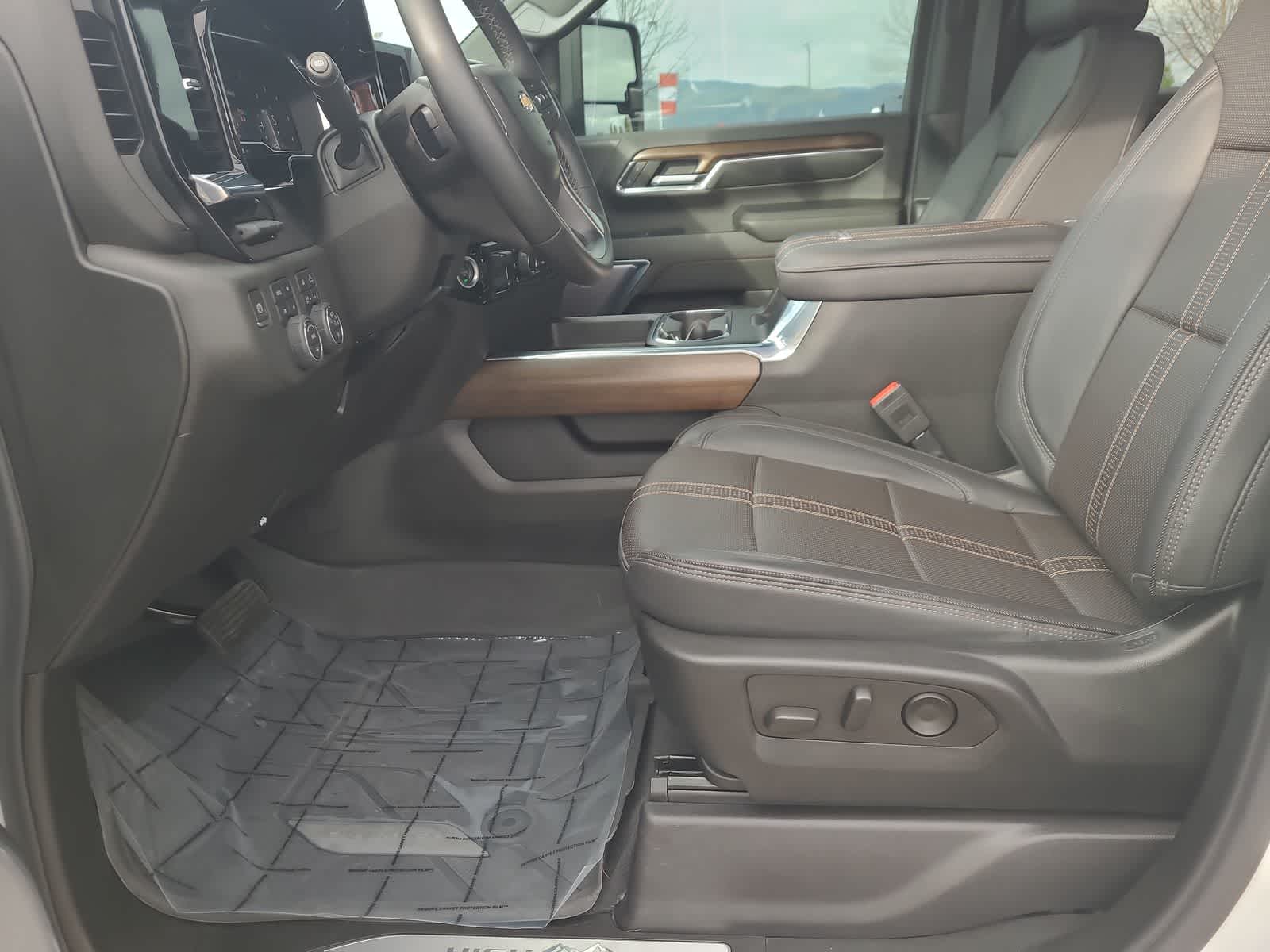 Thumbnail: 2024 Chevrolet Silverado 2500 - 19