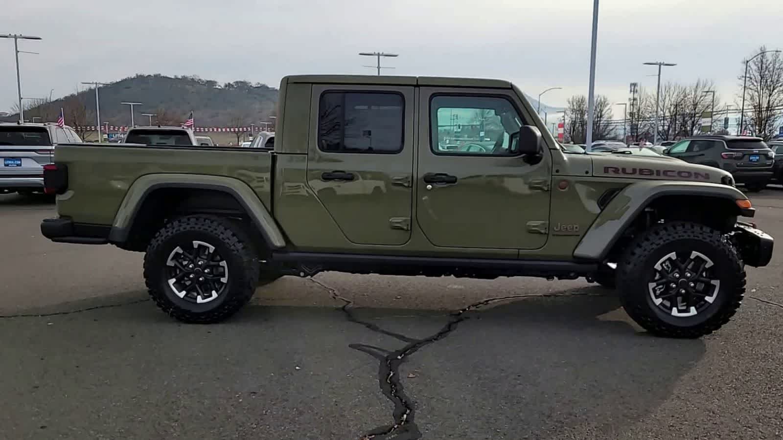 Thumbnail: 2026 Jeep Gladiator - 9