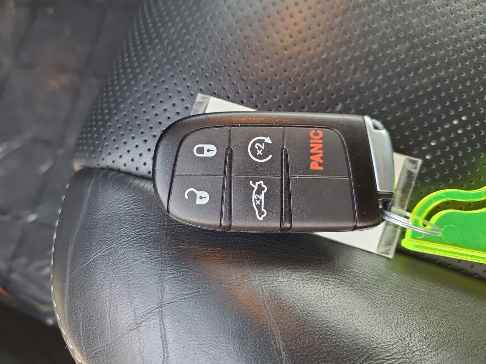 Thumbnail: 2022 Chrysler 300 - 28