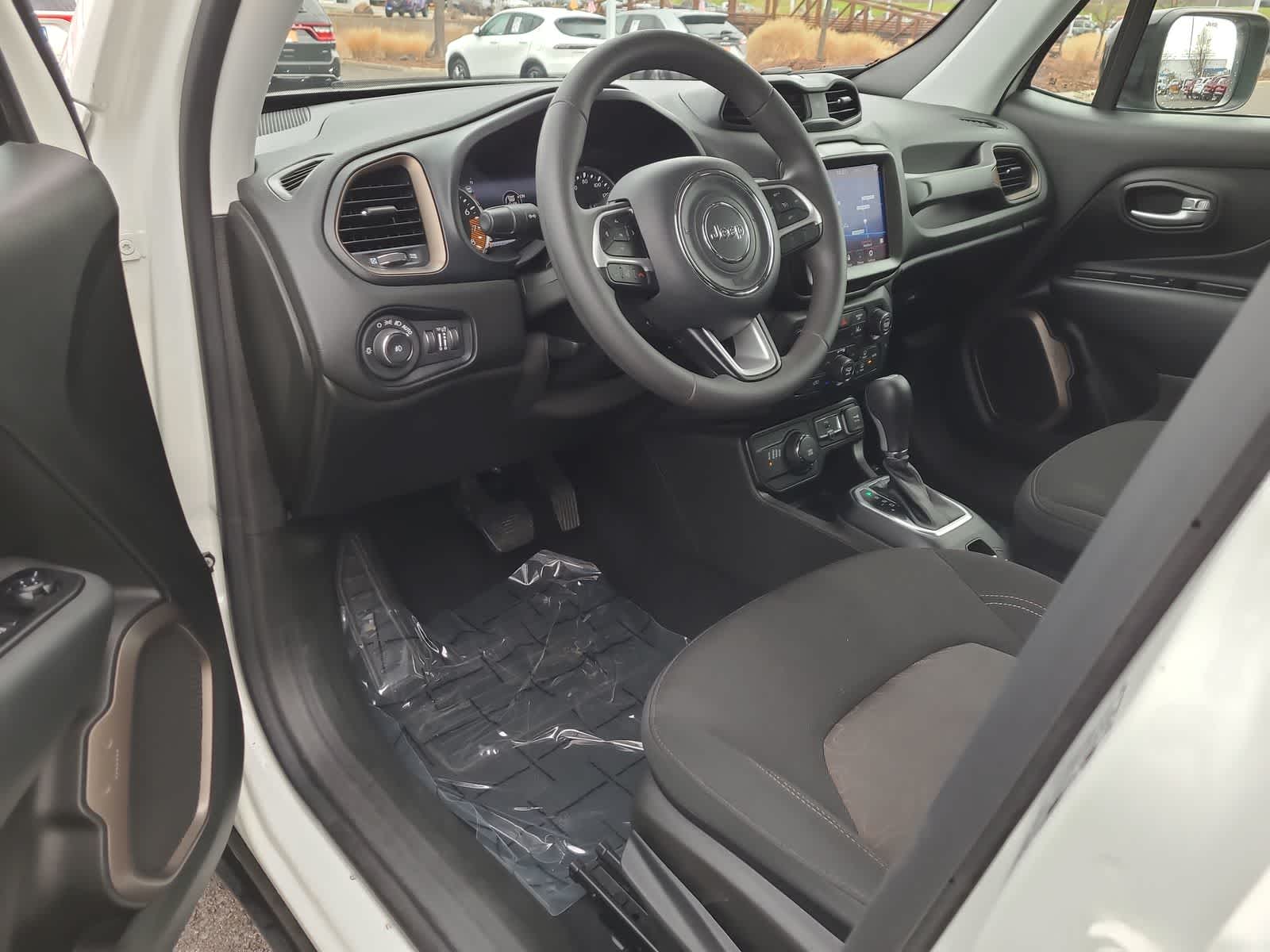 Thumbnail: 2023 Jeep Renegade - 10