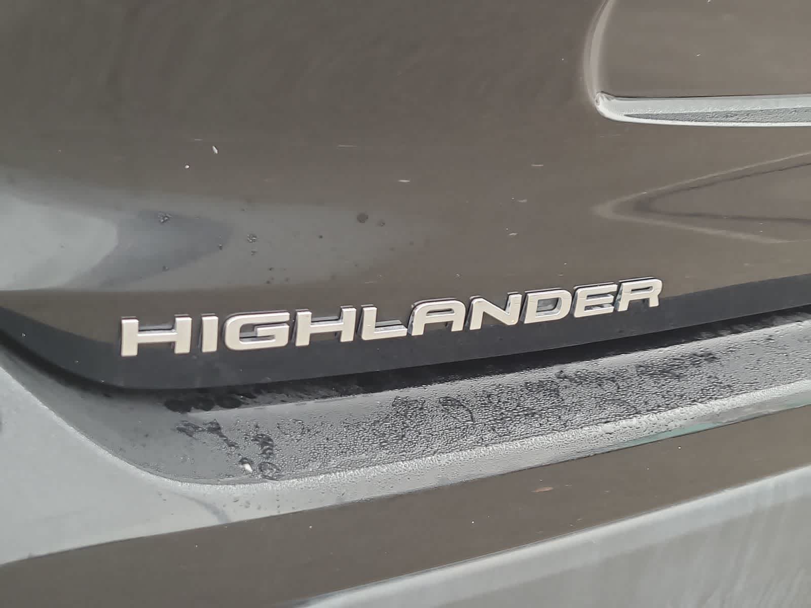 Thumbnail: 2023 Toyota Highlander - 15