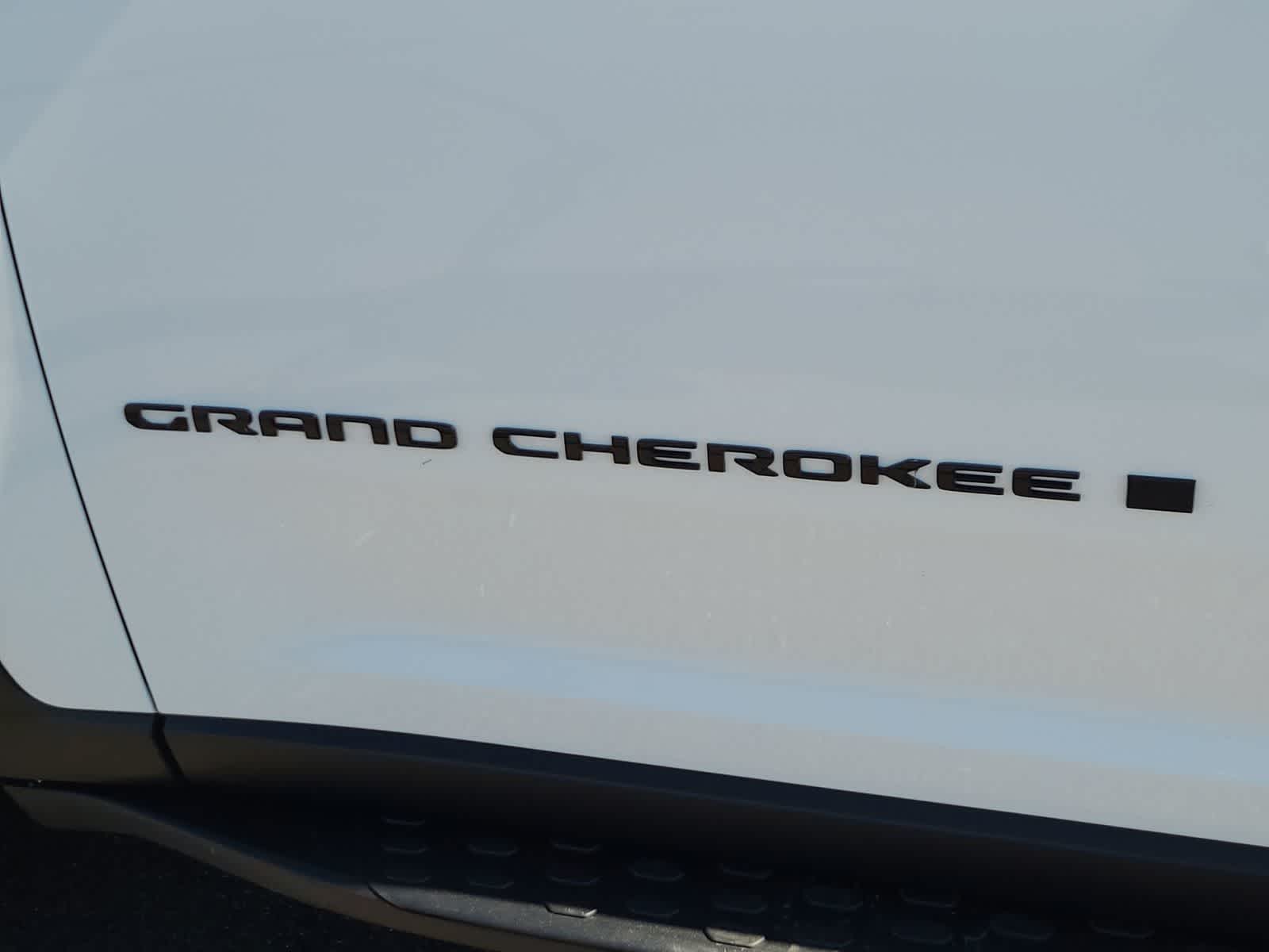 Thumbnail: 2024 Jeep Grand Cherokee L - 15
