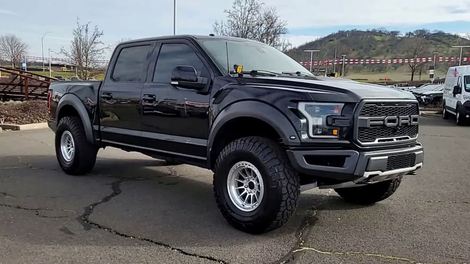 Thumbnail: 2017 Ford F-150 - 2