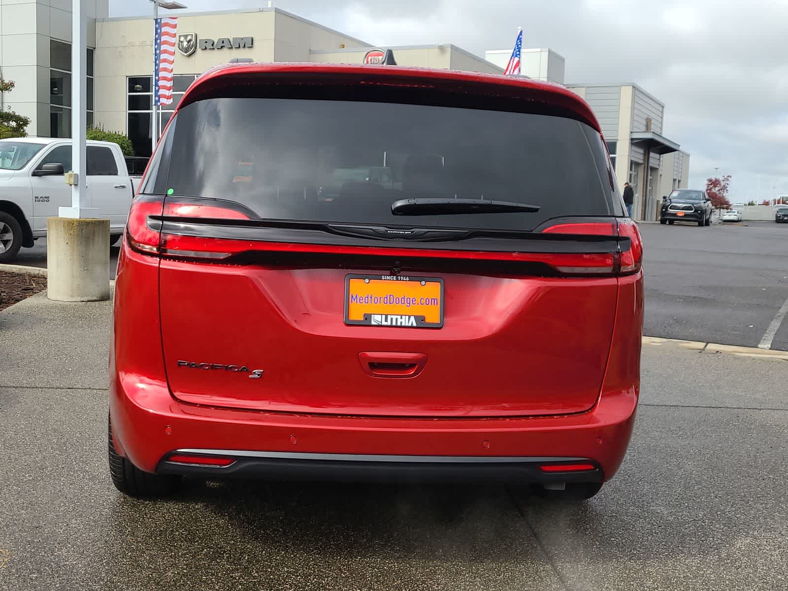 Thumbnail: 2026 Chrysler Pacifica - 13