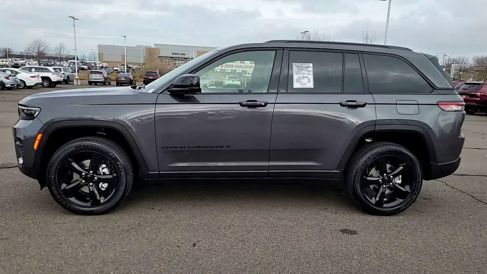 Thumbnail: 2025 Jeep Grand Cherokee - 5