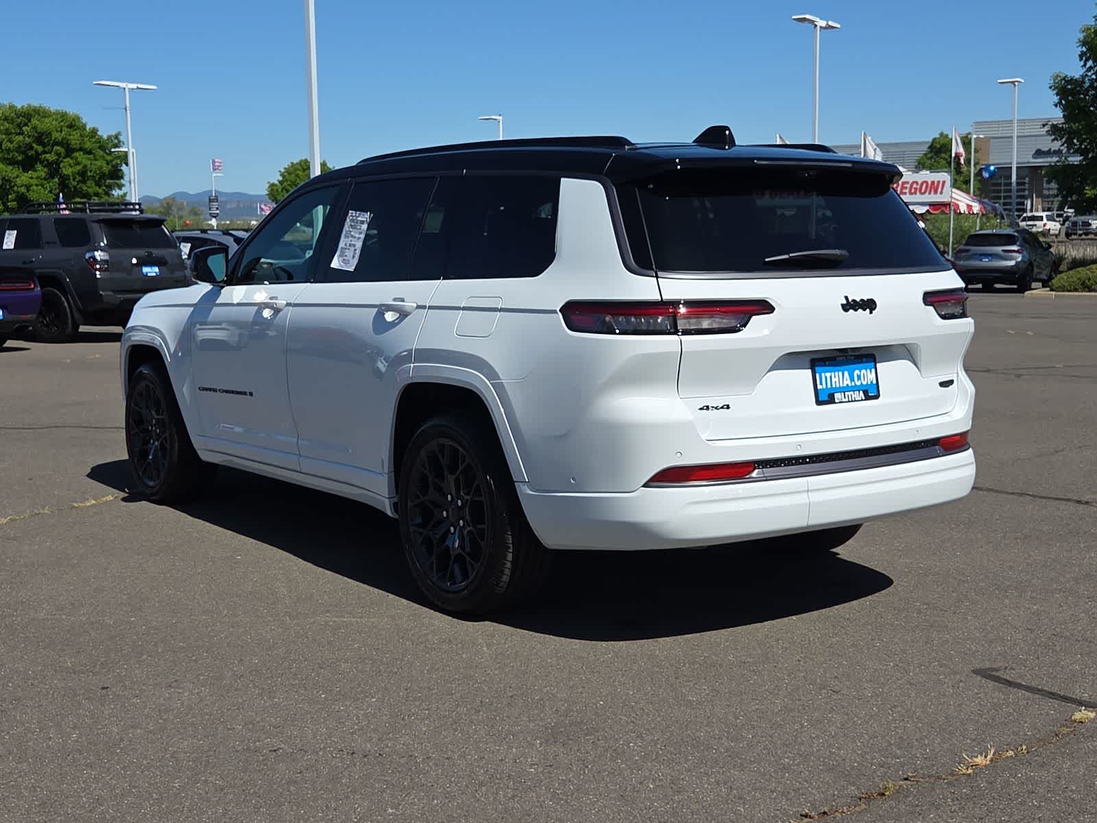 Thumbnail: 2026 Jeep Grand Cherokee - 12