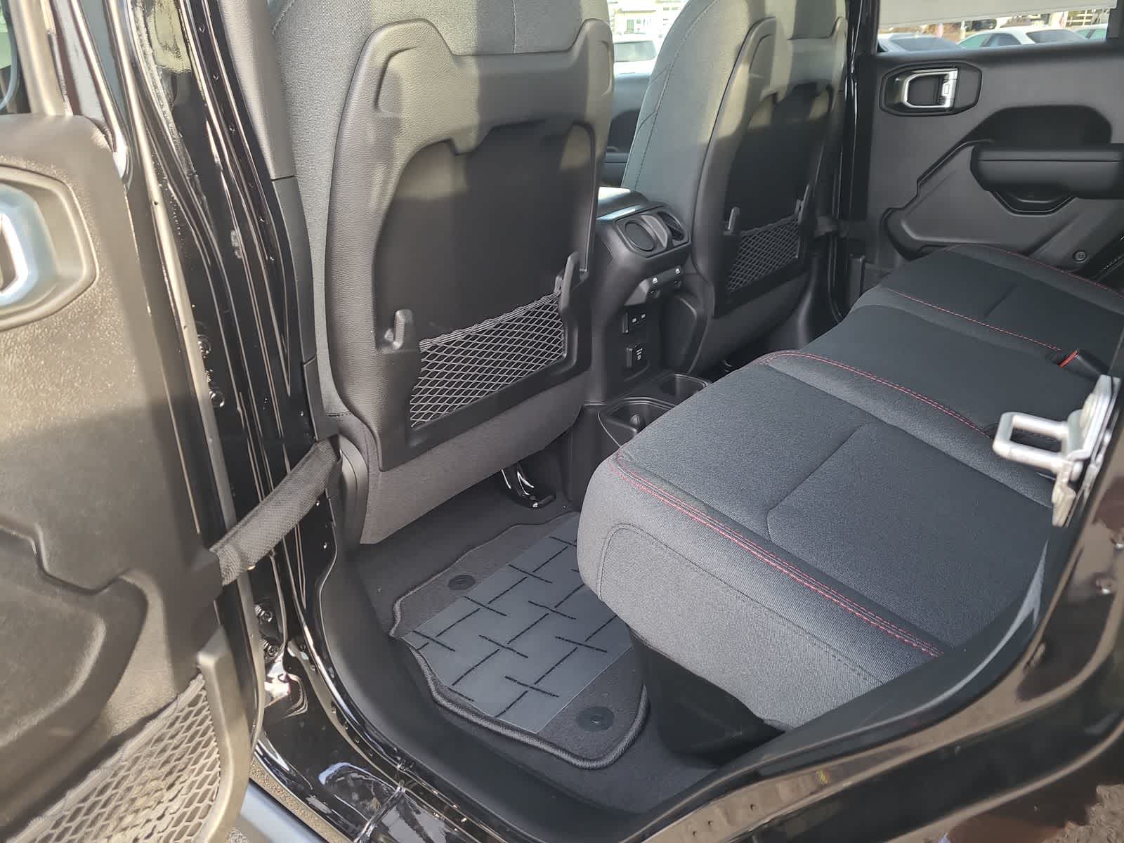 Thumbnail: 2026 Jeep Gladiator - 20