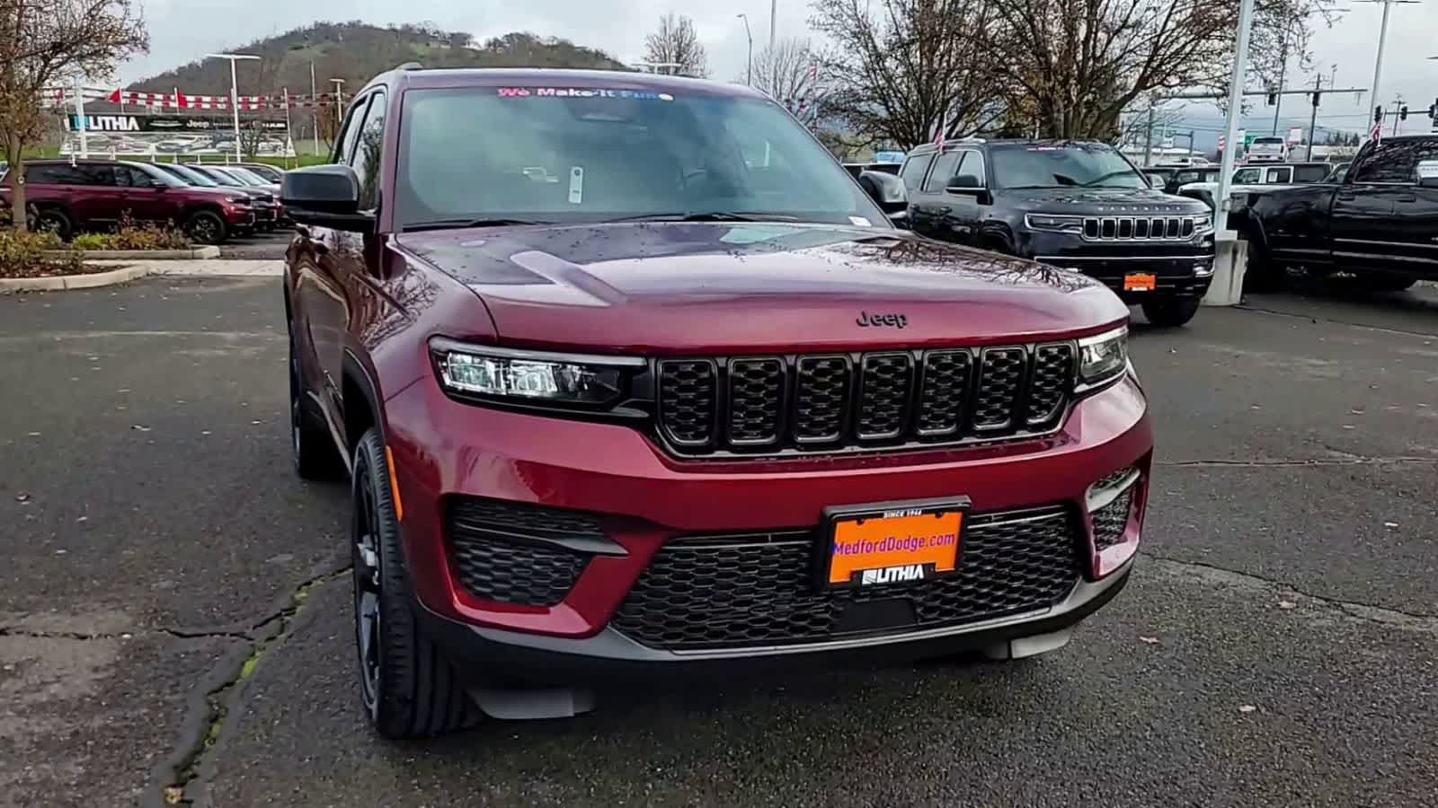 Thumbnail: 2025 Jeep Grand Cherokee - 3