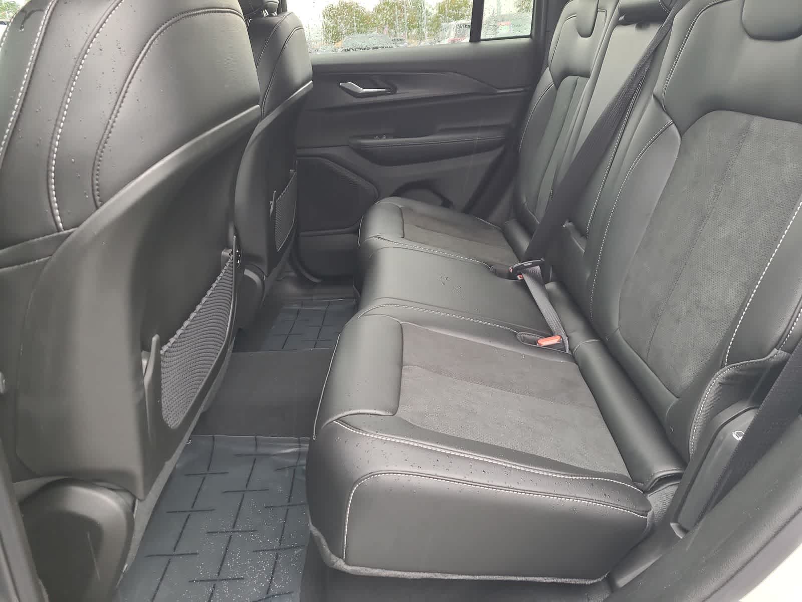 Thumbnail: 2025 Jeep Grand Cherokee - 21