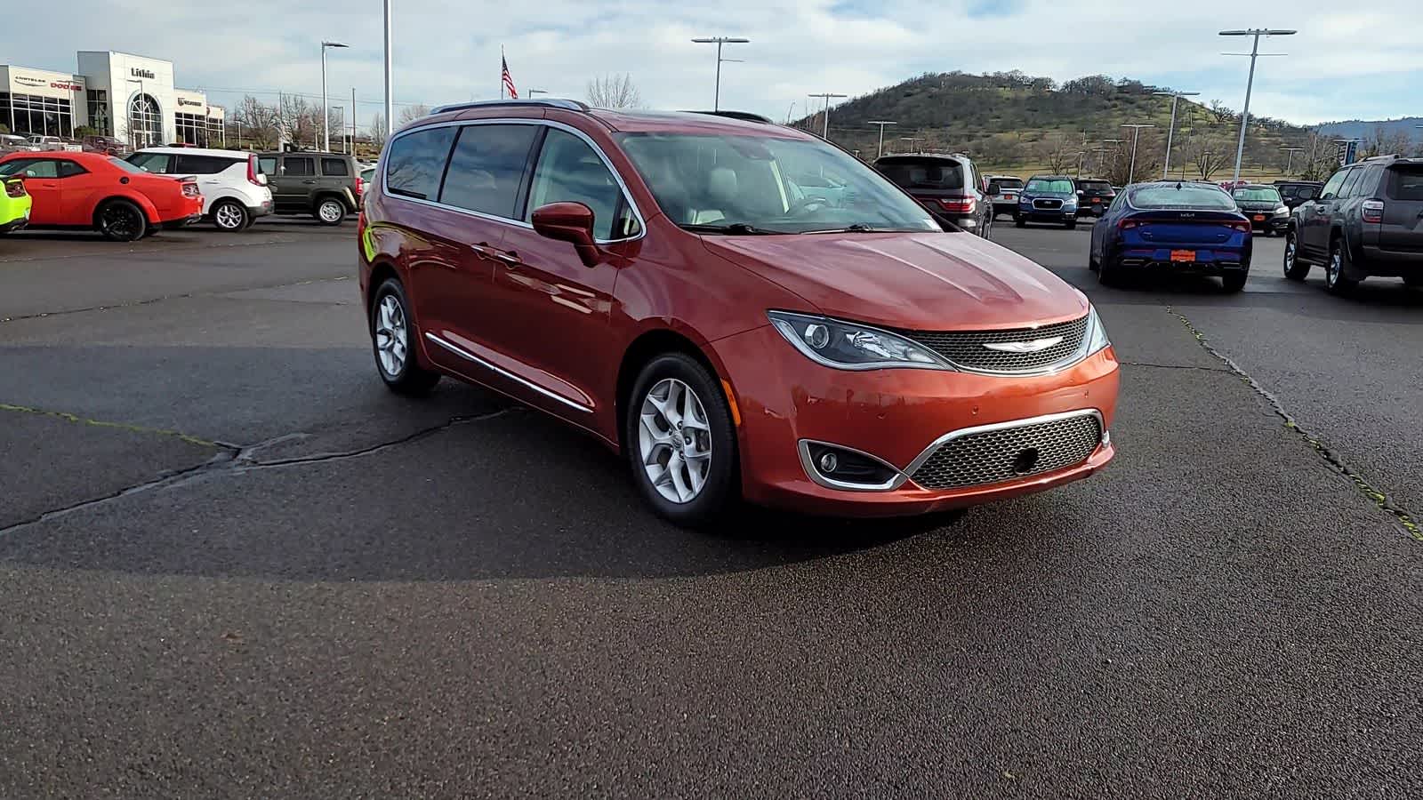 Thumbnail: 2018 Chrysler Pacifica - 2