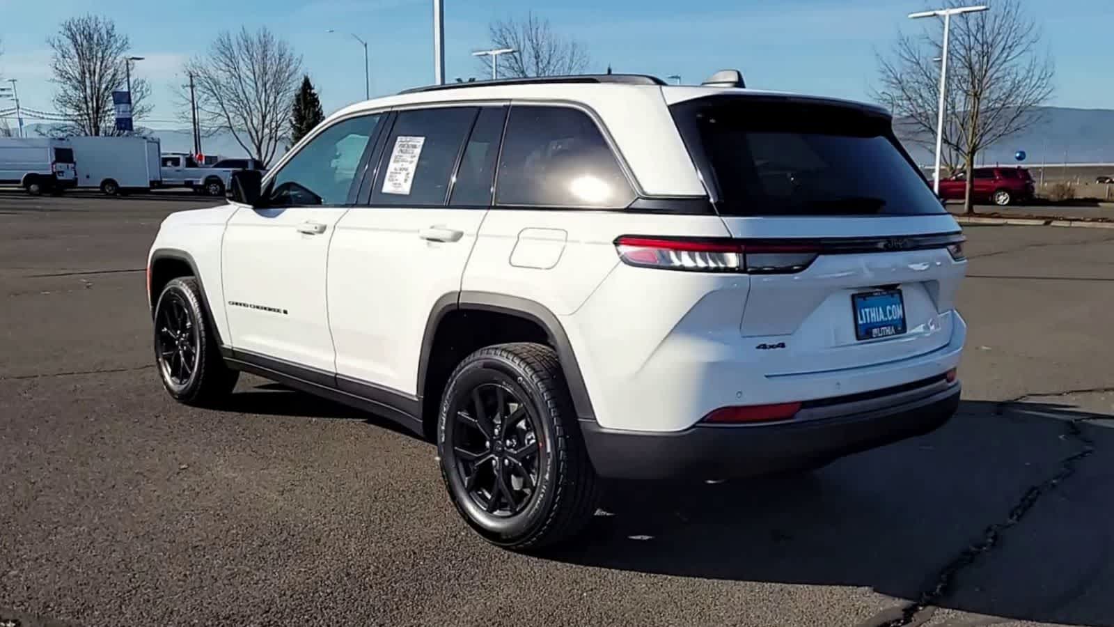 Thumbnail: 2026 Jeep Grand Cherokee - 6