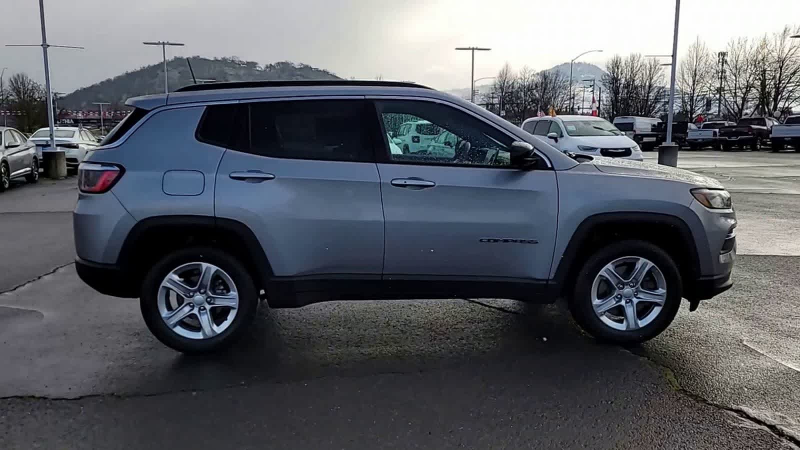 Thumbnail: 2023 Jeep Compass - 8