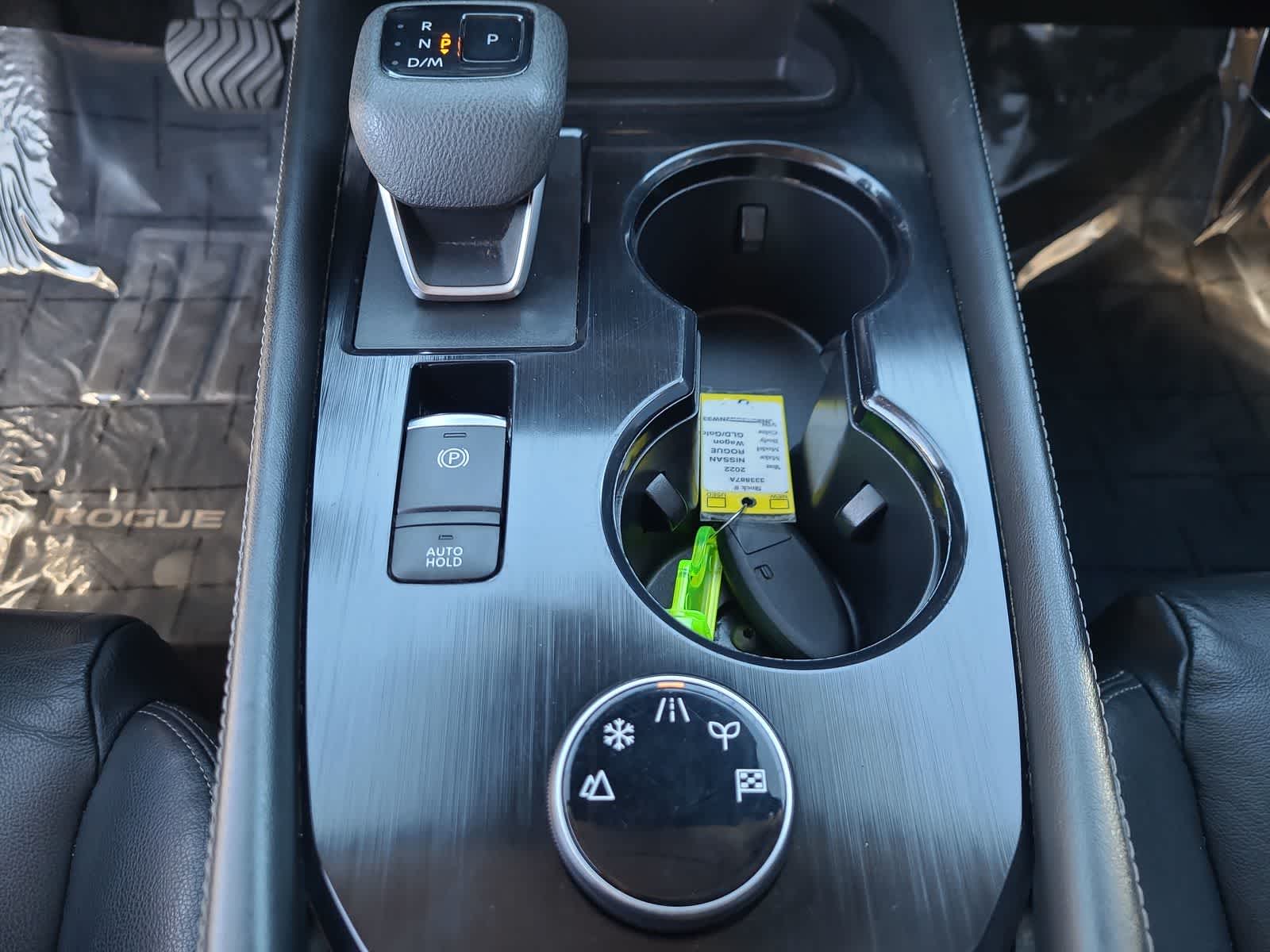 Thumbnail: 2022 Nissan Rogue - 25