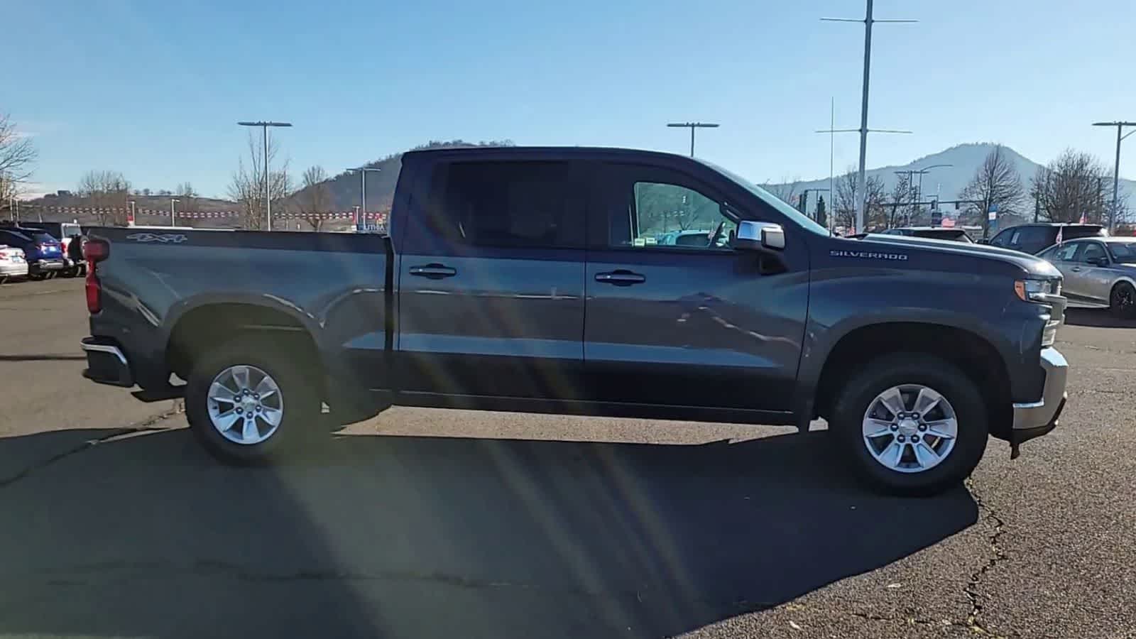 Thumbnail: 2019 Chevrolet Silverado 1500 - 9