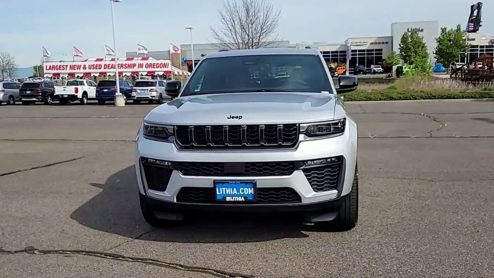 Thumbnail: 2026 Jeep Grand Cherokee - 3