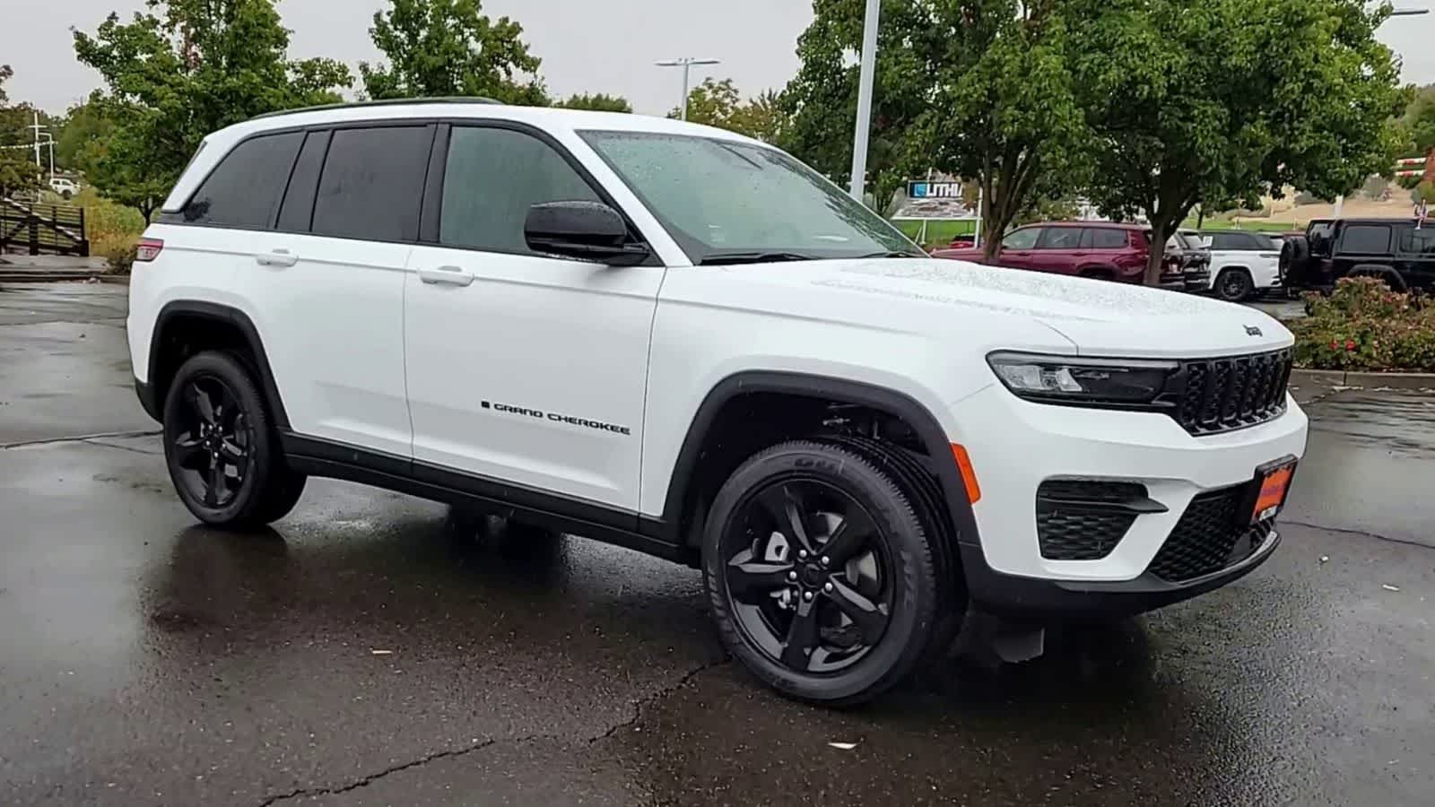 Thumbnail: 2025 Jeep Grand Cherokee - 2