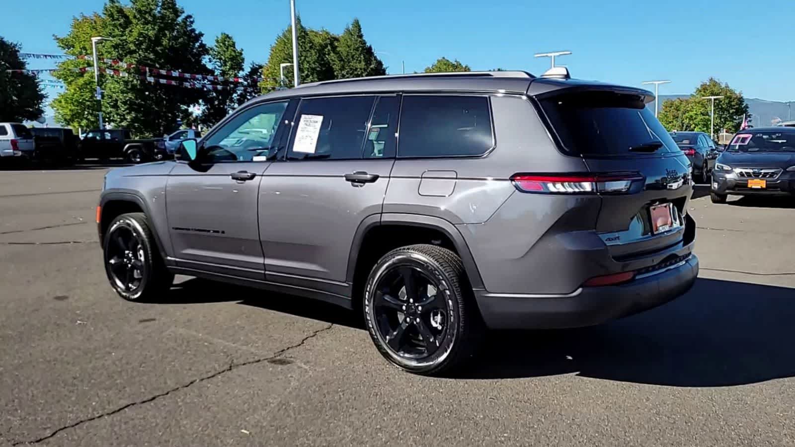 Thumbnail: 2025 Jeep Grand Cherokee - 6