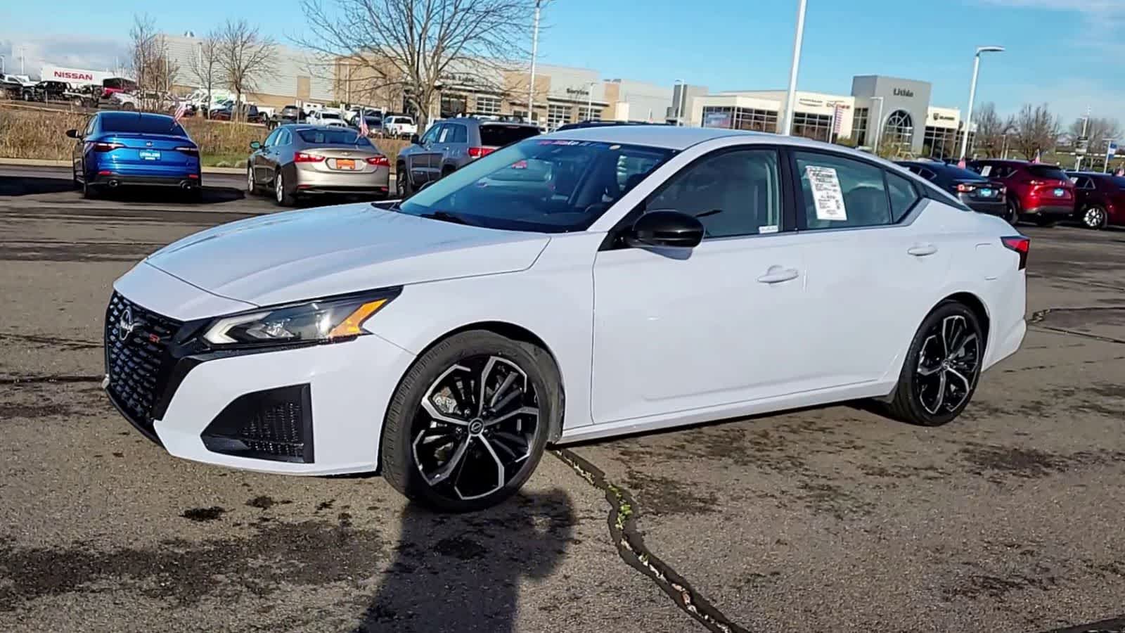 Thumbnail: 2023 Nissan Altima - 4