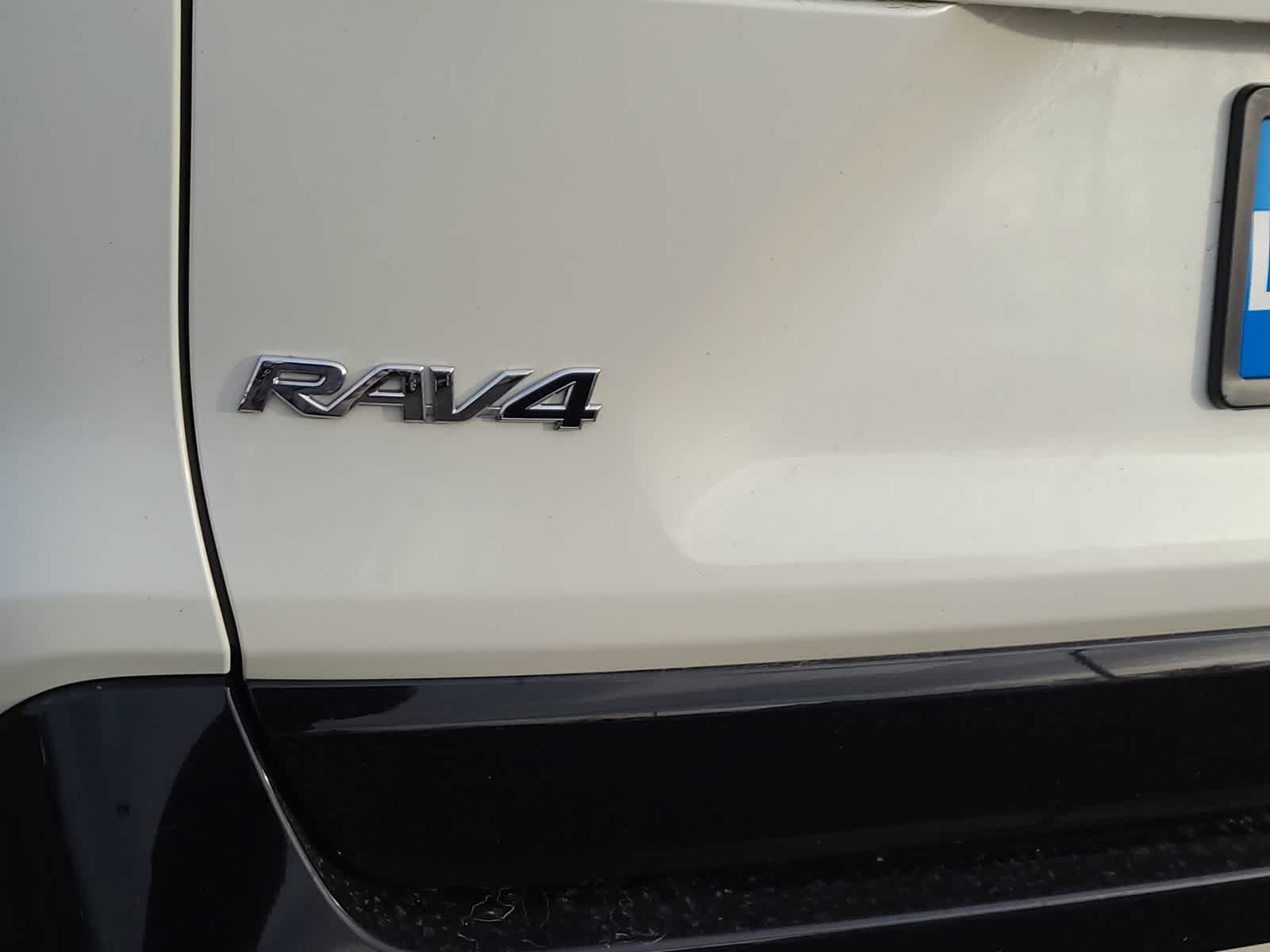 Thumbnail: 2022 Toyota RAV4 - 15