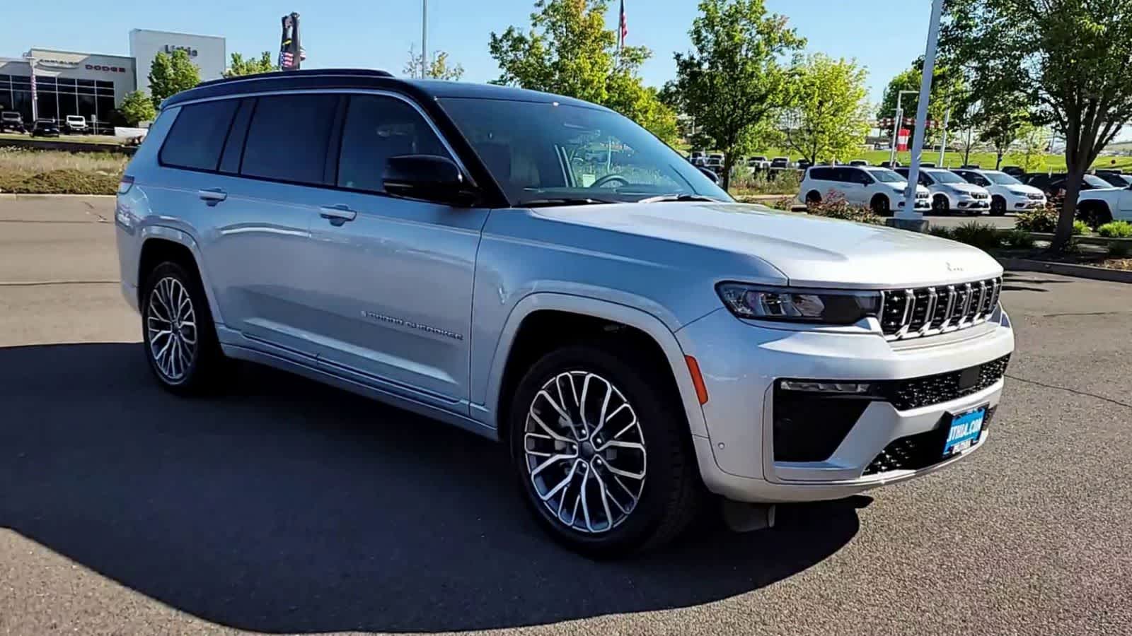 Thumbnail: 2026 Jeep Grand Cherokee - 2