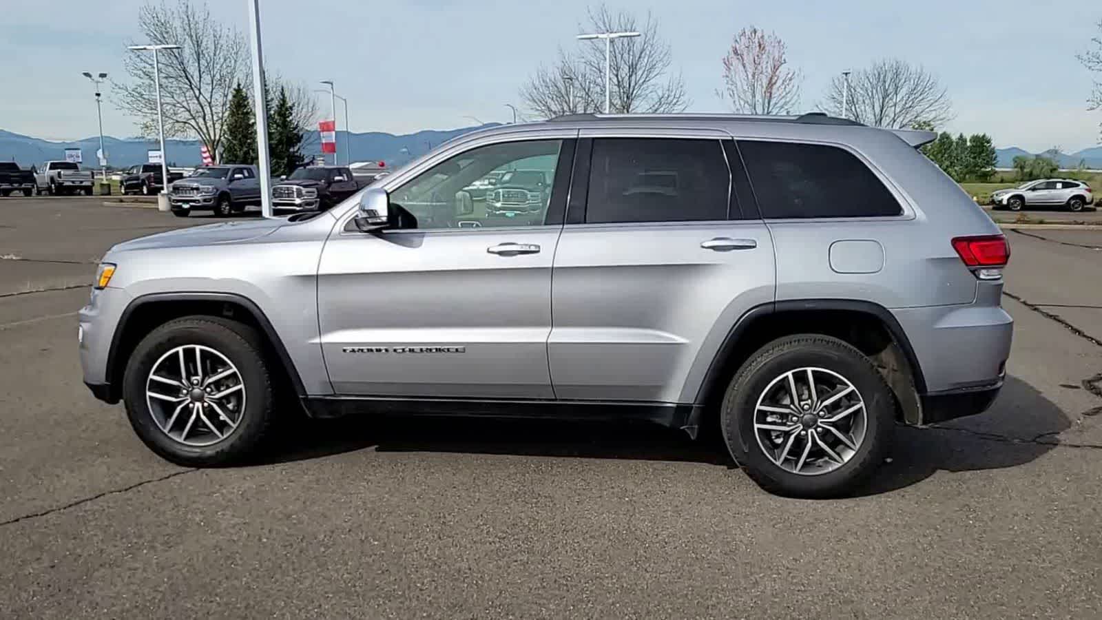 Thumbnail: 2020 Jeep Grand Cherokee - 5