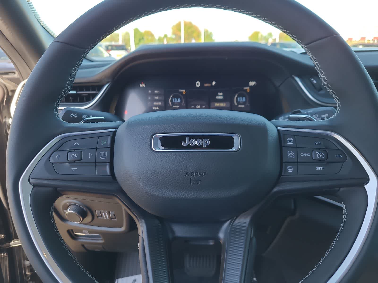 Thumbnail: 2025 Jeep Grand Cherokee - 23