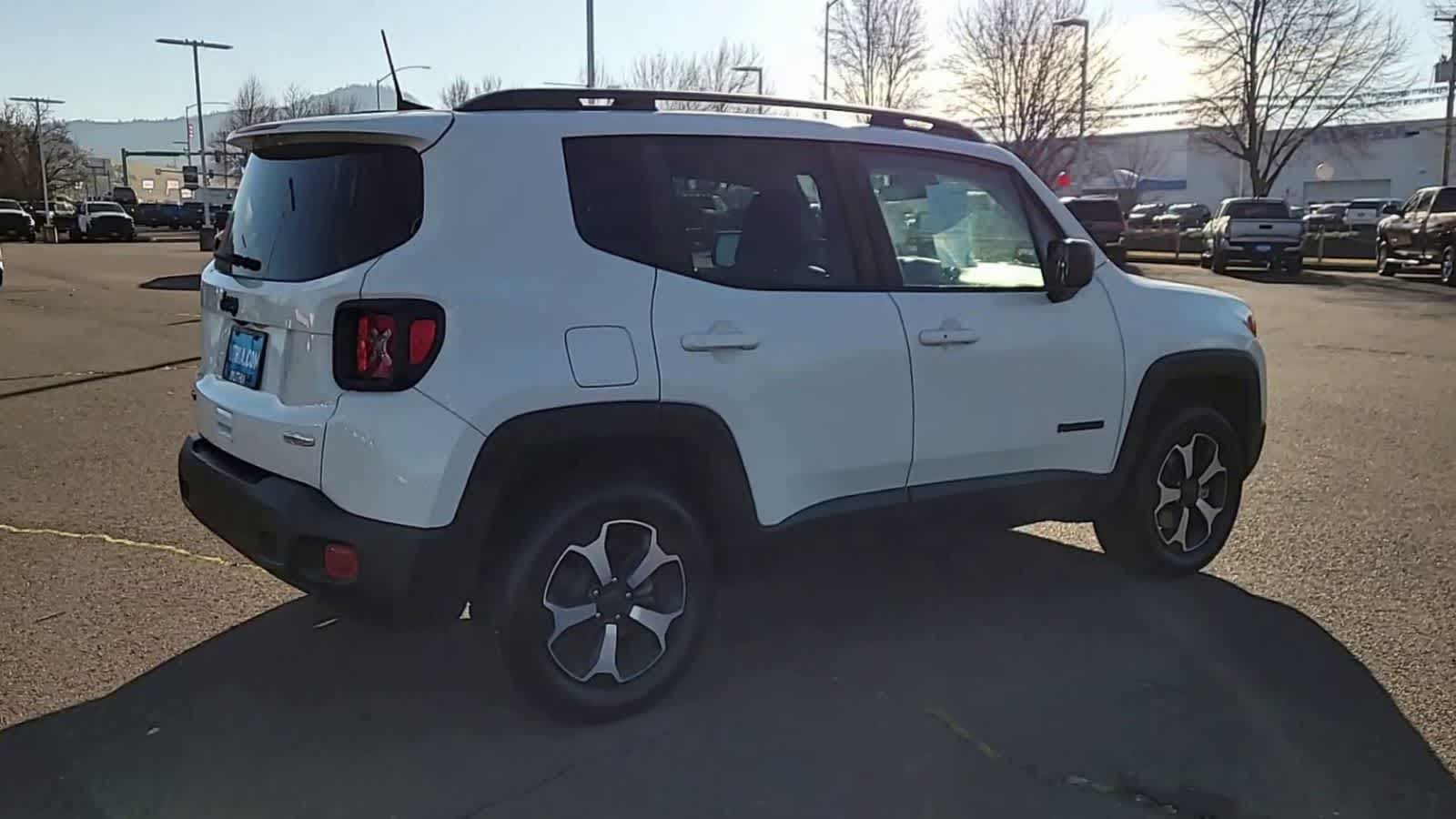 Thumbnail: 2020 Jeep Renegade - 8