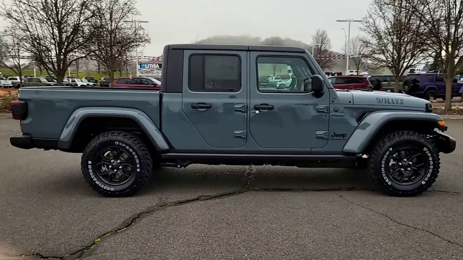 Thumbnail: 2026 Jeep Gladiator - 9