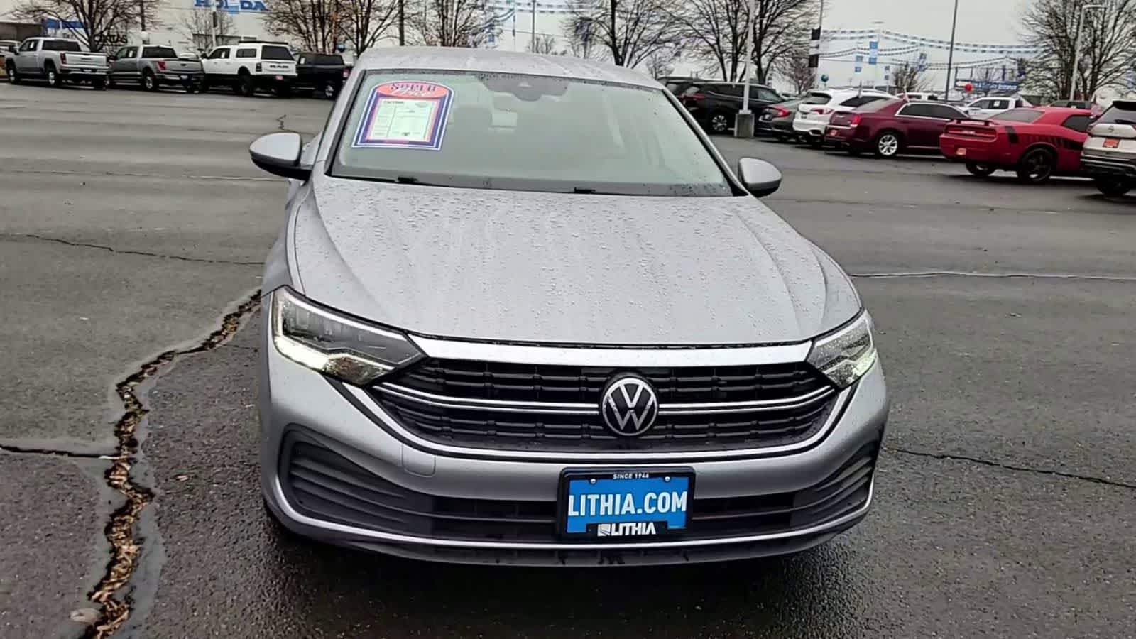 Thumbnail: 2024 Volkswagen Jetta - 3