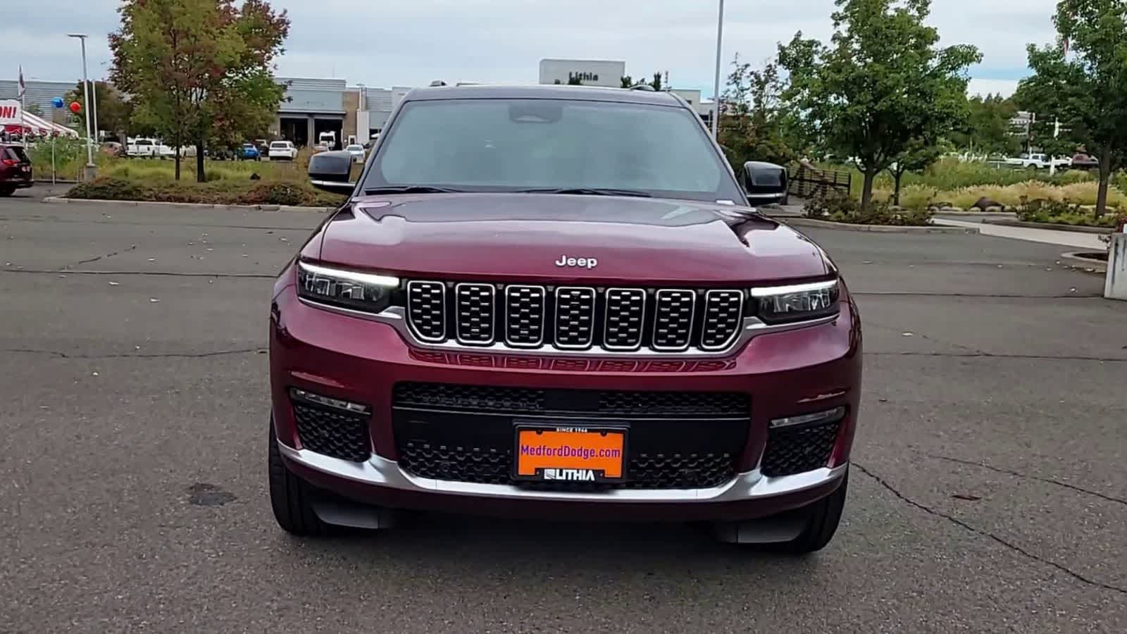 Thumbnail: 2025 Jeep Grand Cherokee - 3