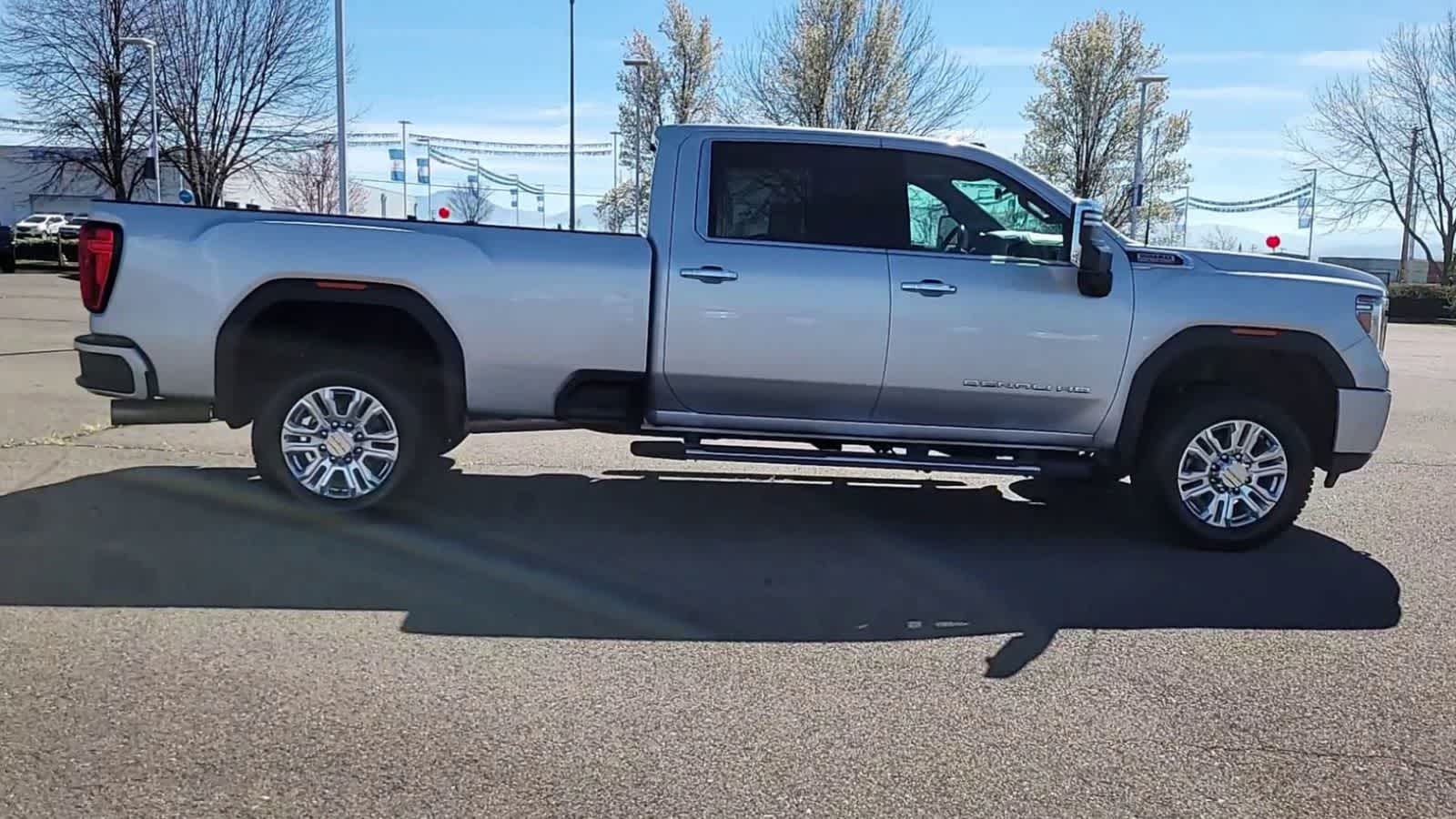 Thumbnail: 2022 GMC Sierra 3500 - 9