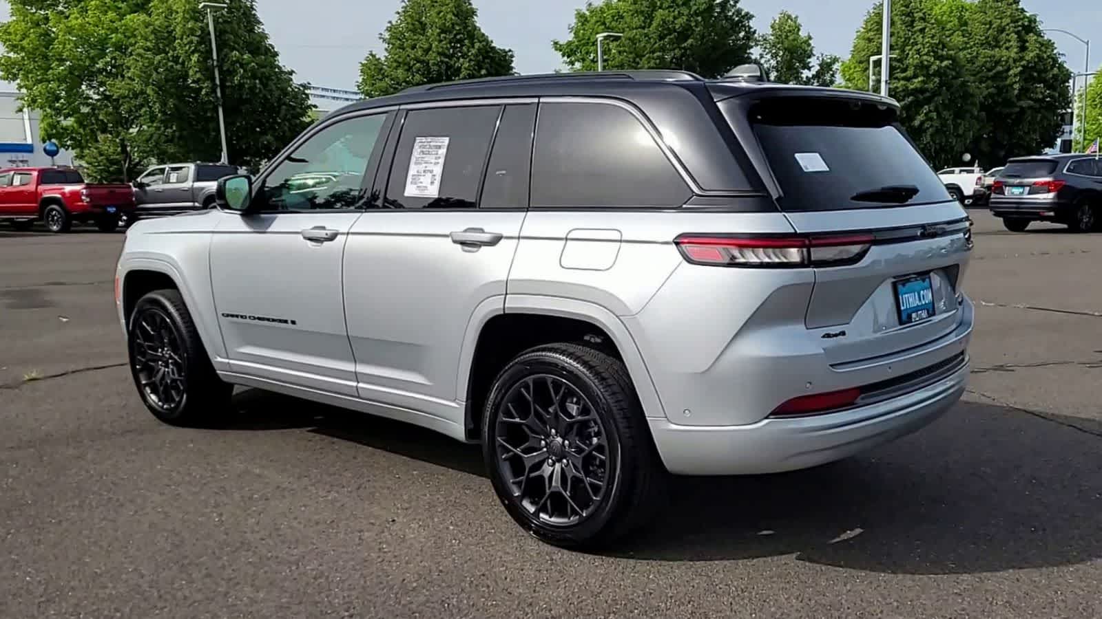 Thumbnail: 2026 Jeep Grand Cherokee - 6